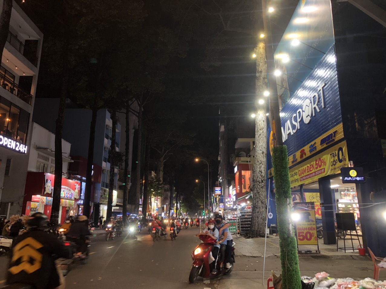 Siêu vị trí giá siêu rẻ! Bán nhà mặt tiền đoạn 2 chiều đường Nguyễn Trãi, P. 7, Q. 5