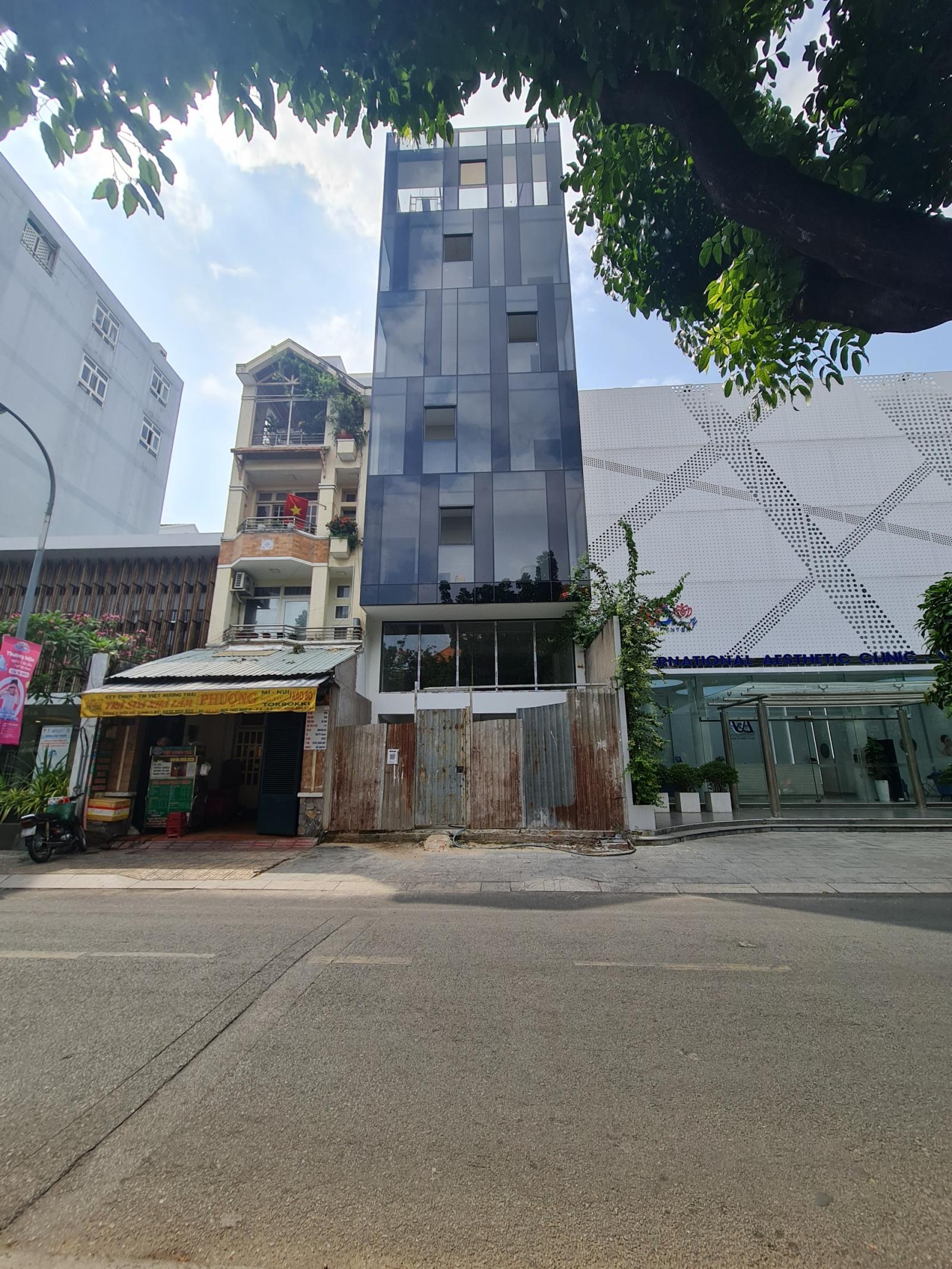 Nhà ở đường MTKD Nguyễn Đình Chiểu Q.3 rộng đến 8m ở lâu năm chưa mua bán bao giờ  
