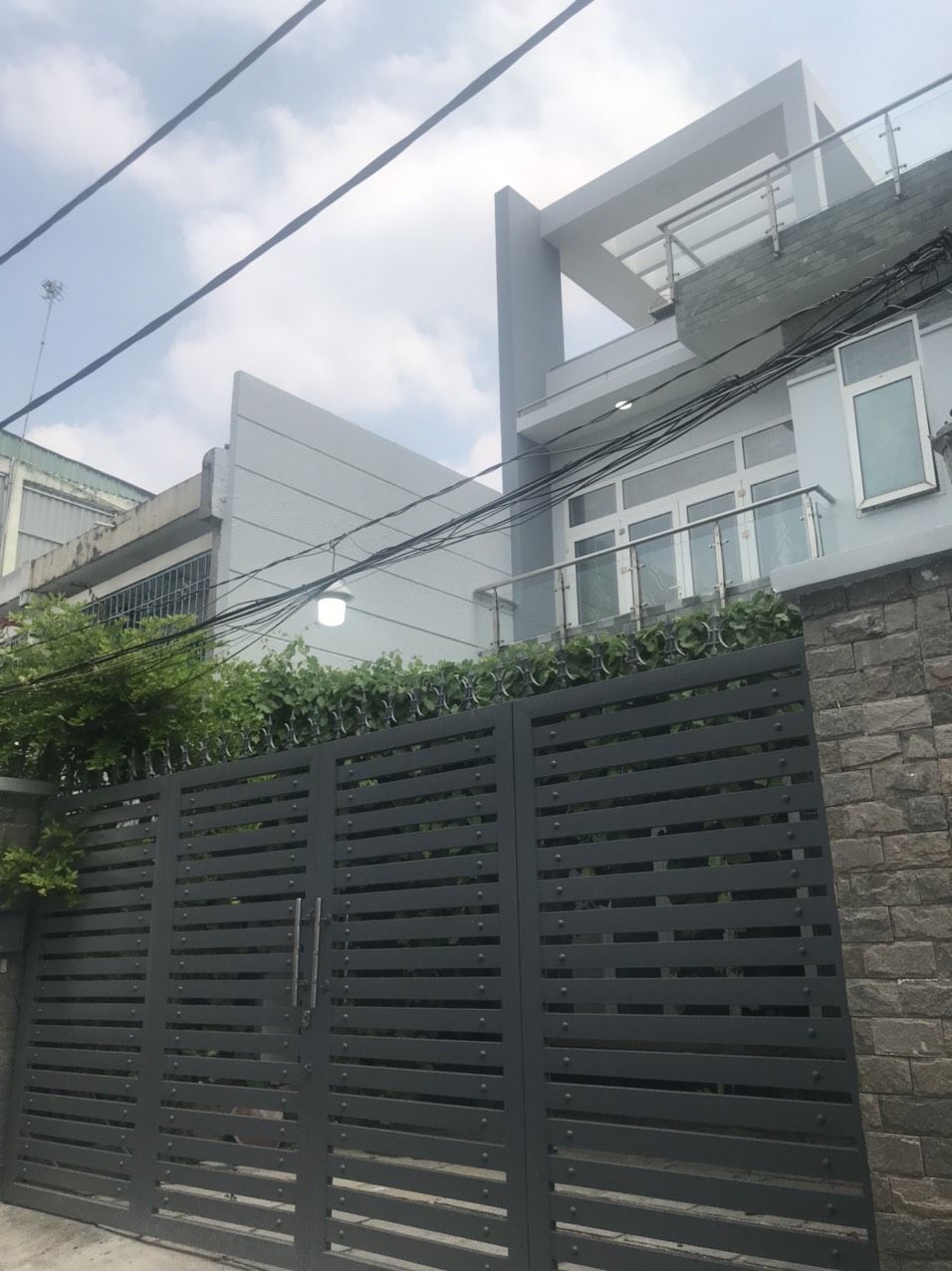 Nhà ở đường MTKD Hương  Giang Quận 10 rộng đến 4m ở lâu năm chưa mua bán bao giờ  