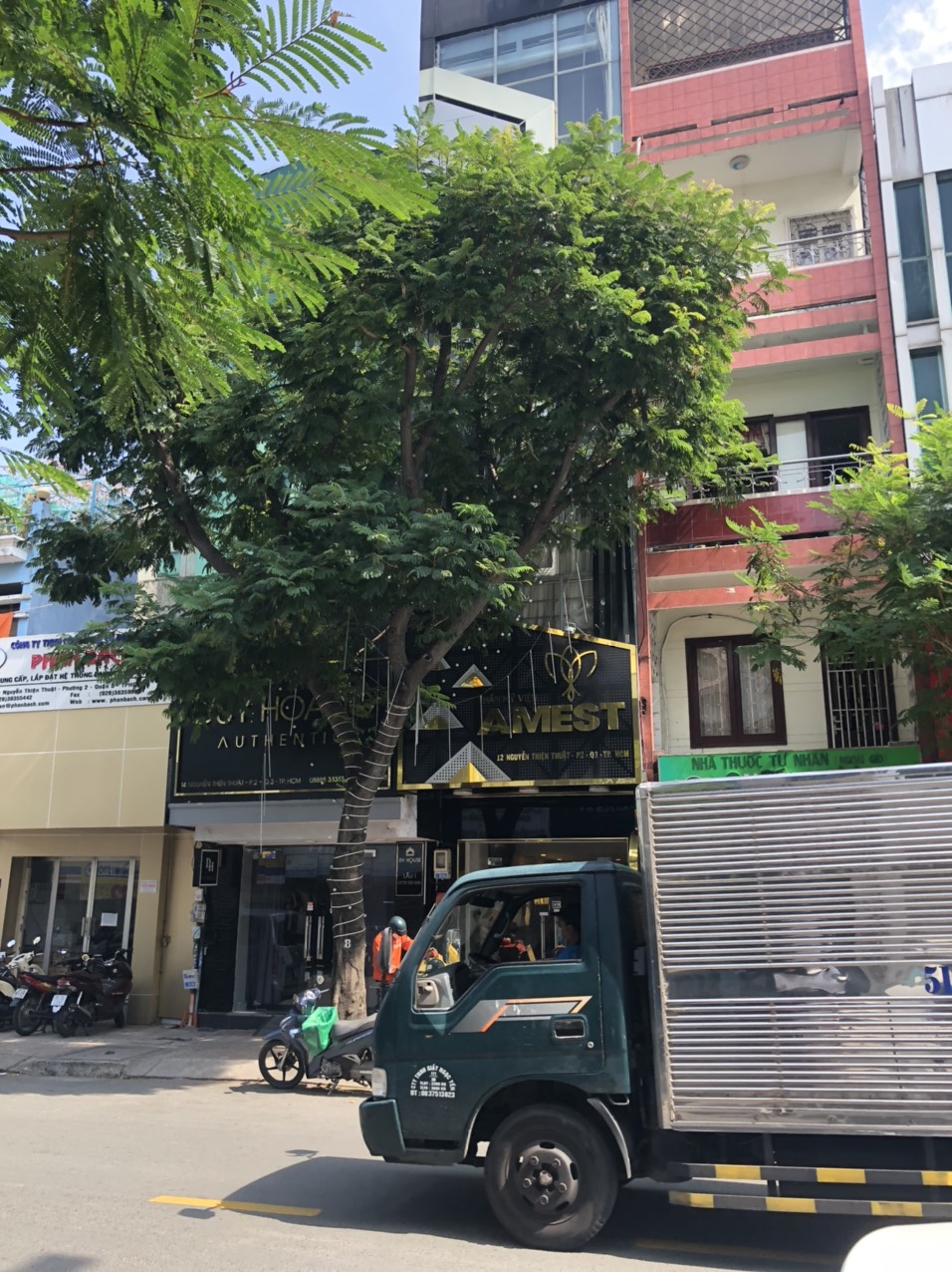 Định cư Mỹ bán gấp căn nhà HXH đường Nguyễn Trãi, P. 3, Quận 5. (5,2x21m) 3 lầu, giá chỉ 19 tỷ TL