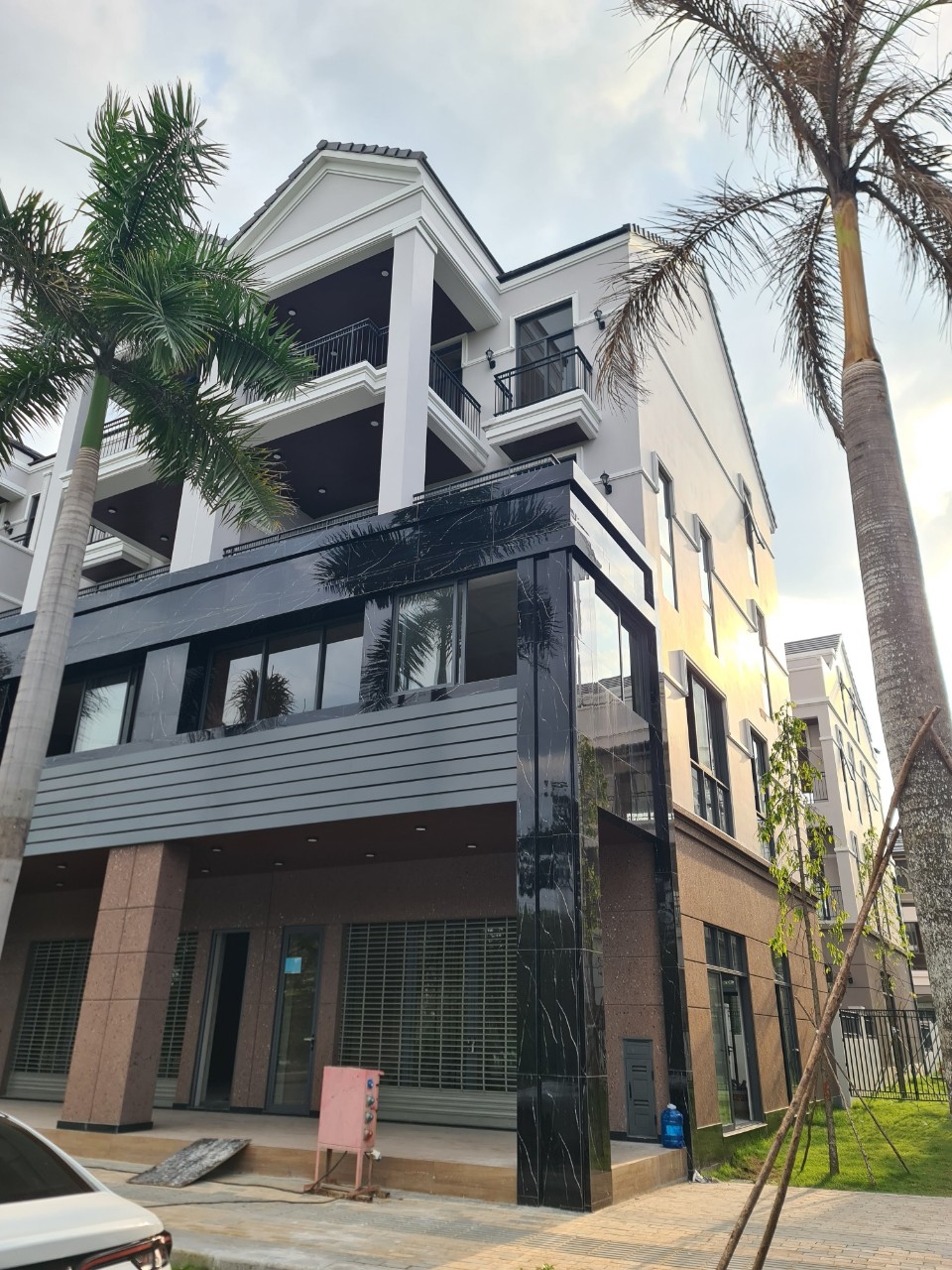 Đắm thuyền zeitgeist nhà bè từ 29 tỷ chỉ còn 24,5 tỷ quá rẻ cho một căn góc mặt tiền nguyễn hữu thọ