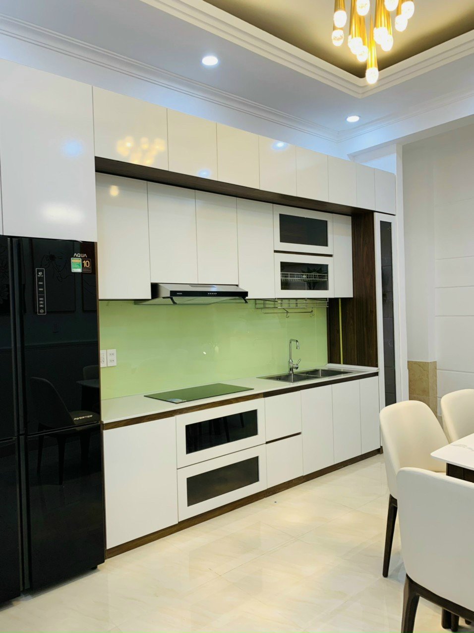 Mặt tiền đẹp NGẤT NGƯỠNG, giá SẬP SÀN,  4 lầu, giá 20 tỷ, Huỳnh Văn Bánh, đoạn đẹp, nhiều ngân hàng