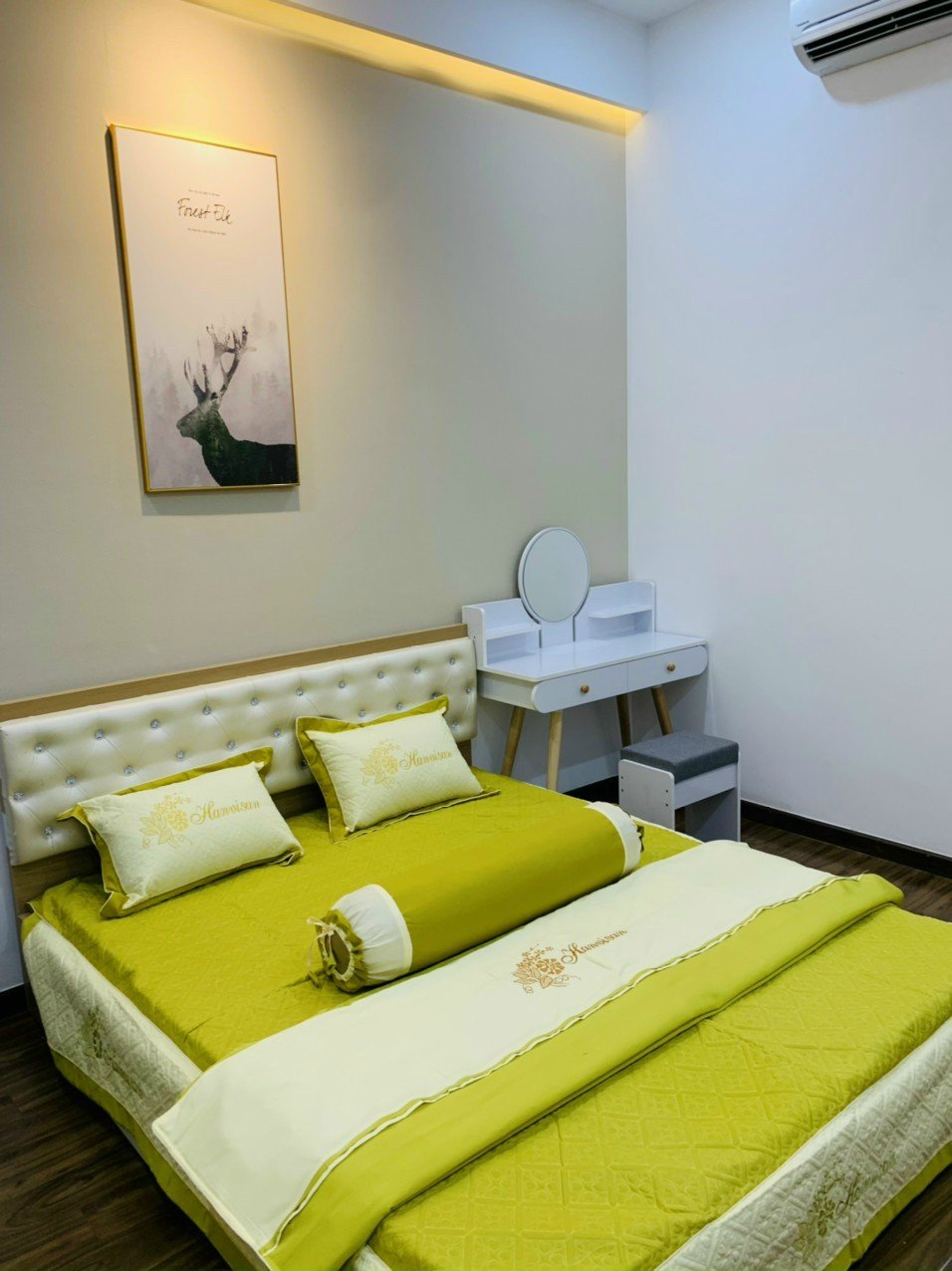 Mặt tiền đẹp NGẤT NGƯỠNG, giá SẬP SÀN,  4 lầu, giá 20 tỷ, Huỳnh Văn Bánh, đoạn đẹp, nhiều ngân hàng