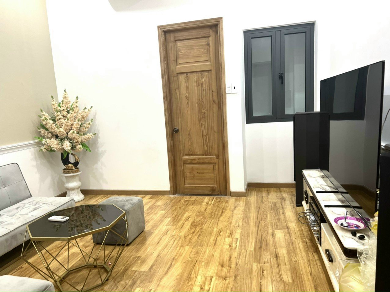 Mặt tiền đẹp NGẤT NGƯỠNG, giá SẬP SÀN,  4 lầu, giá 20 tỷ, Huỳnh Văn Bánh, đoạn đẹp, nhiều ngân hàng