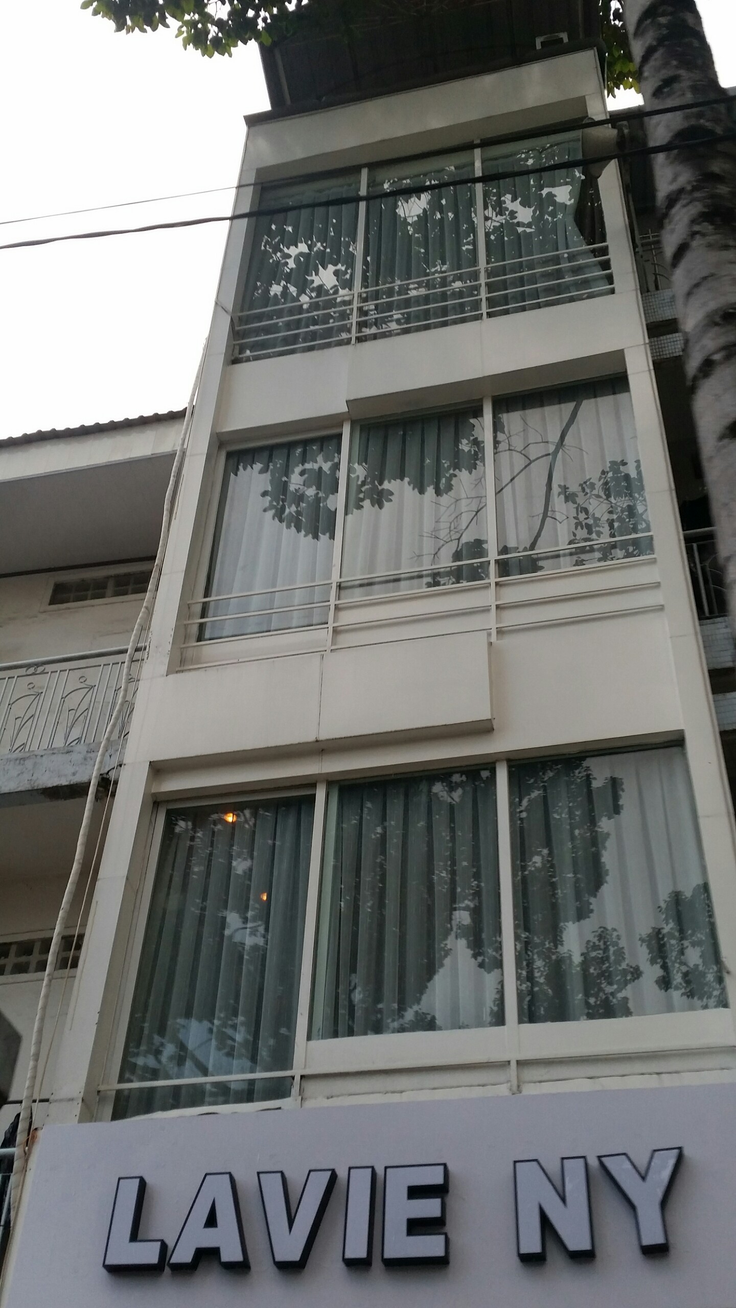 Đường Hẻm 7 mét thẳng 1 trục Cách Mạng Tháng 8 rao 28 tỷ hạ sập sàn chỉ 19.5 tỷ Phường 10 Quận 3