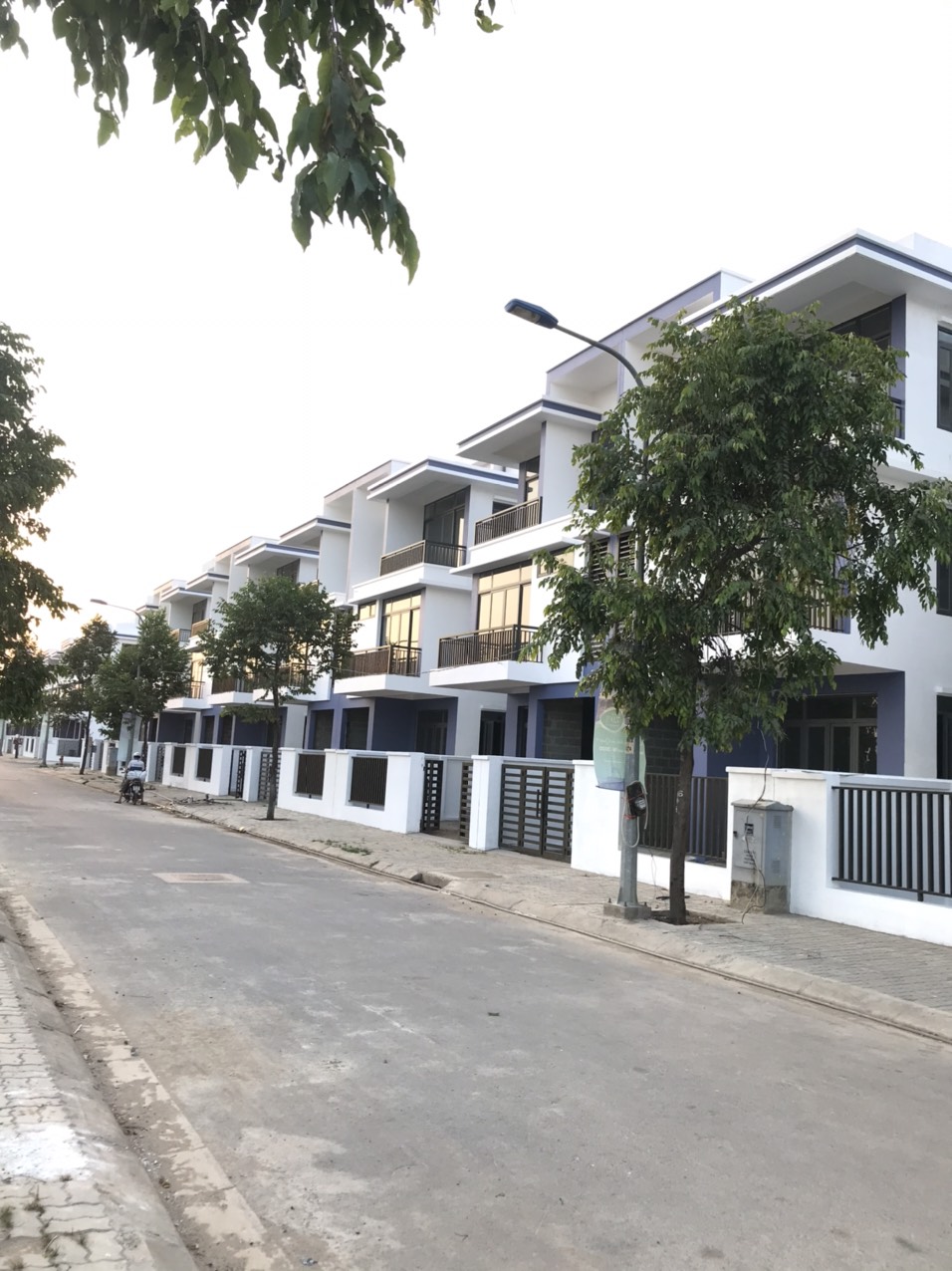 Bán nhà phố 5x20m KĐT Đông Tăng Long Nguyễn Duy Trinh Q9.