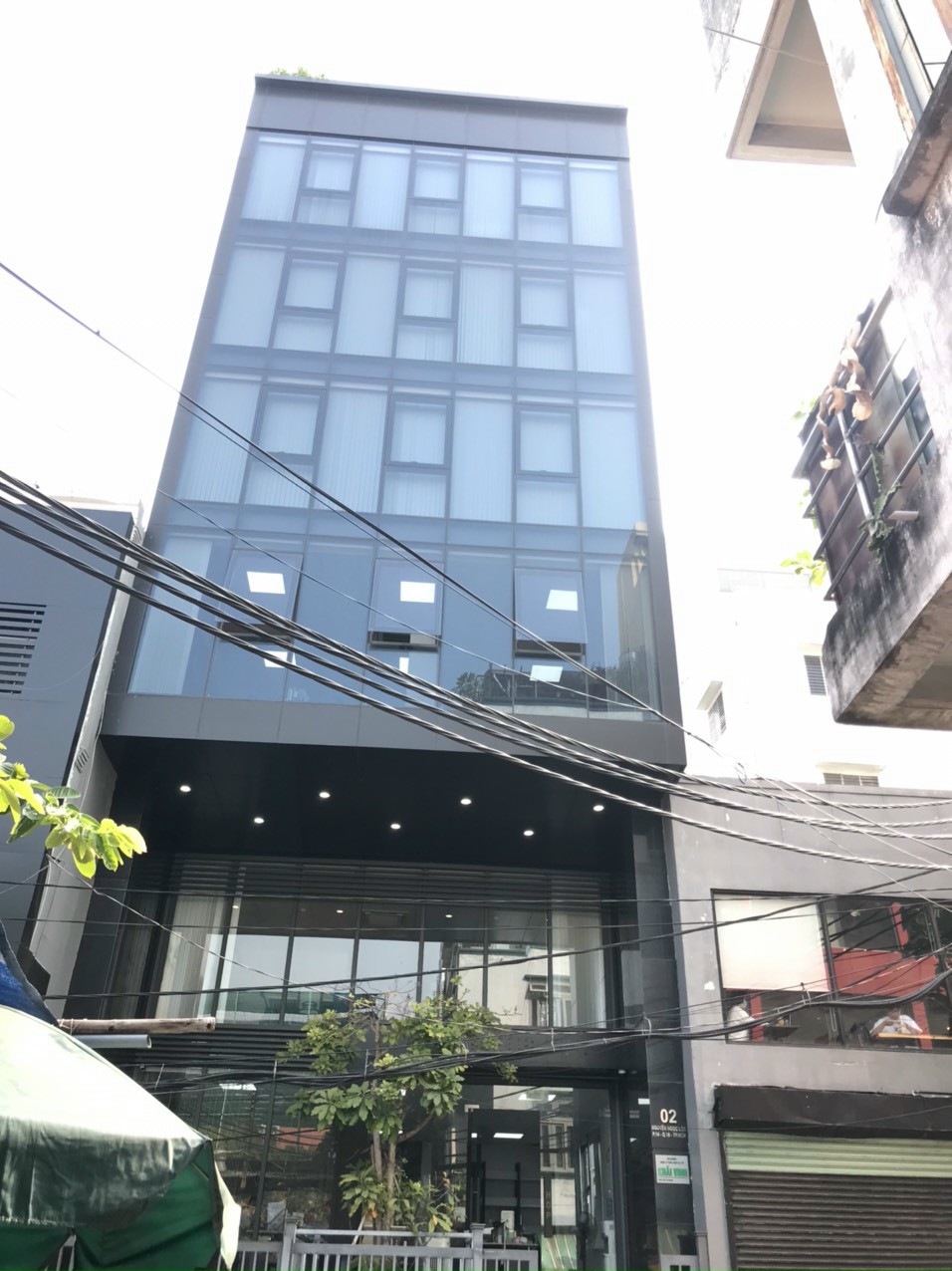 Bán toà nhà 2 mặt tiền 3 Tháng 2, Q10. Dt: 8.4 x 27m. trệt 4 lầu  gpxd 1 hầm 9 lầu. Giá 115 tỷ