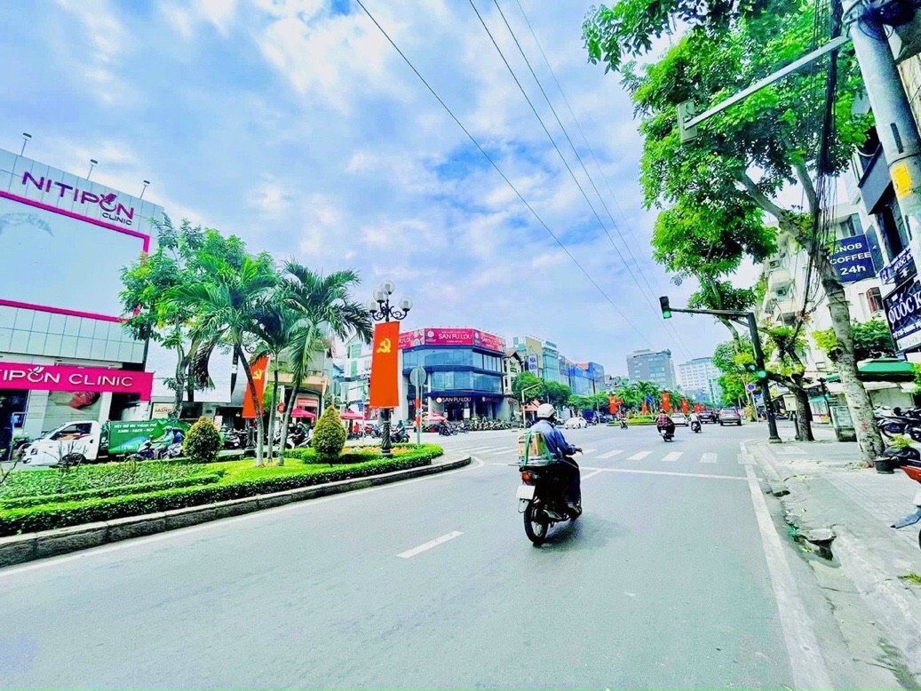Cho thuê Mặt Tiền Phan Xích Long, P2, Quận Phú Nhuận - siêu vị trí 