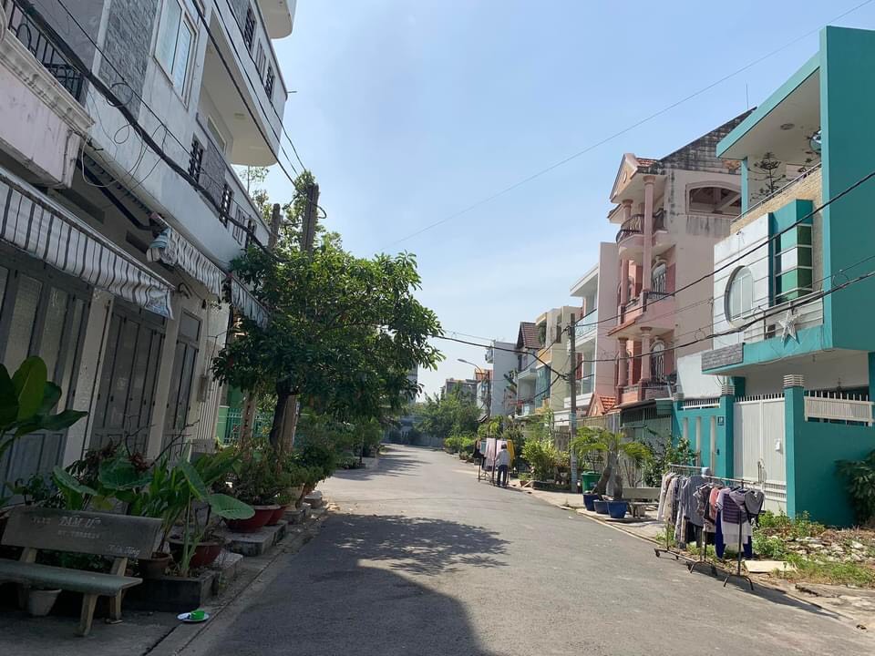 Nhà mặt tiền 120m2 đất, Ngang 6m khu dân cư Bình Hưng Bình Chánh, đường rộng 10m