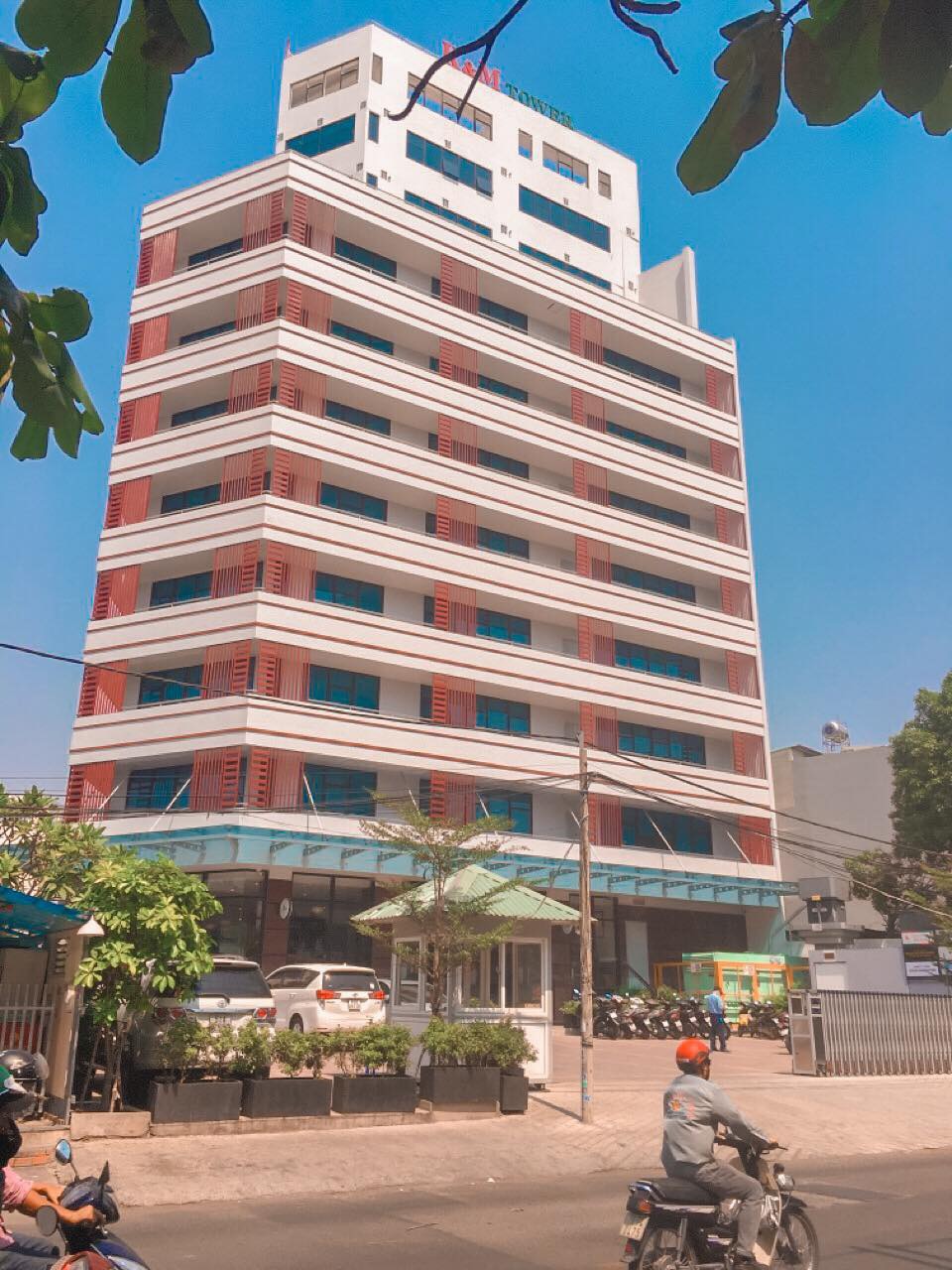 Bán building mặt tiền Quận 3, ngay vòng xoay Dân Chủ DT 8x16m NH 12m, hầm 8 tầng giá 62 tỷ