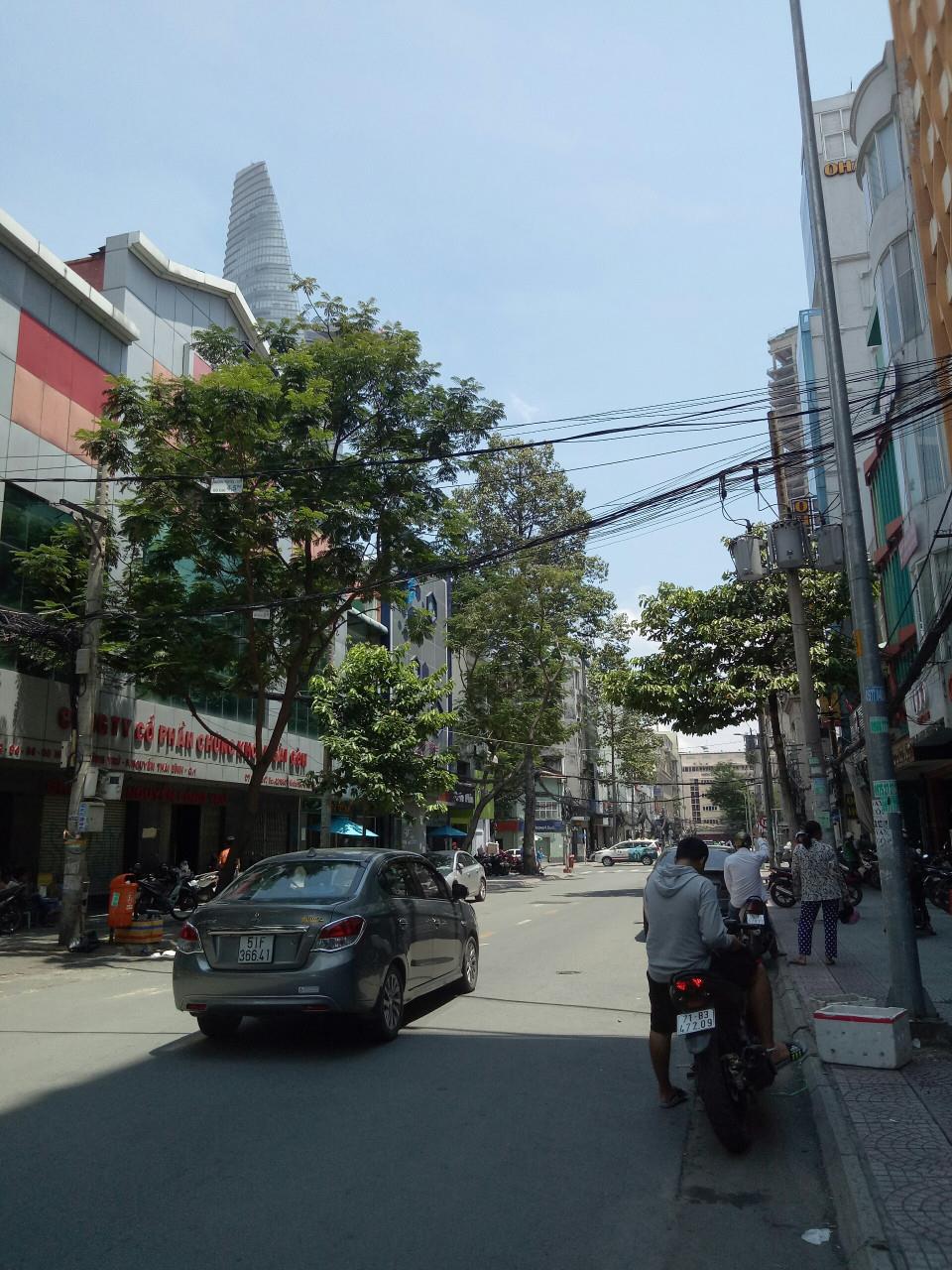 Giá RẺ 55 tỷ! Bán nhà MT Nguyễn Công Trứ Quận 1 - 4.5*18m - Hầm 6 Tầng có Thang máy