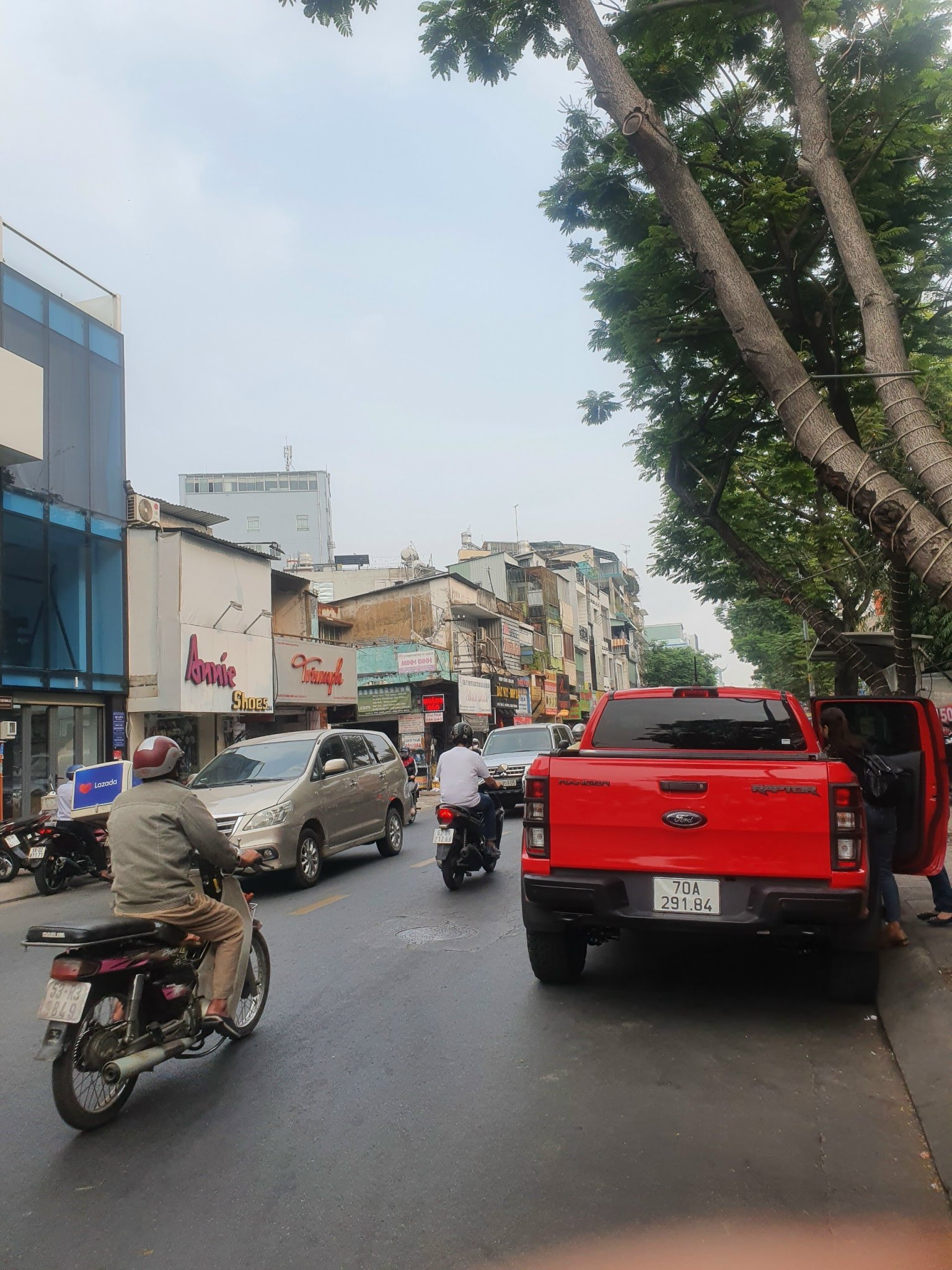 Bán mặt tiền bề ngang 7m đường Lê Văn Sỹ P. 10, Quận Phú Nhuận