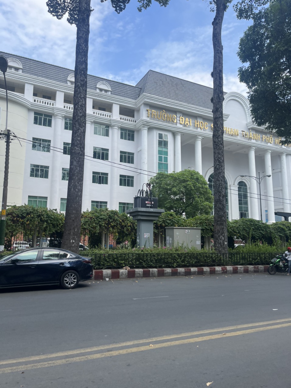 Nhà mặt tiền đường Đặng Trần Côn, Bến Thành, Quận 1 - DT: 8.6m x 17m - 4 tầng