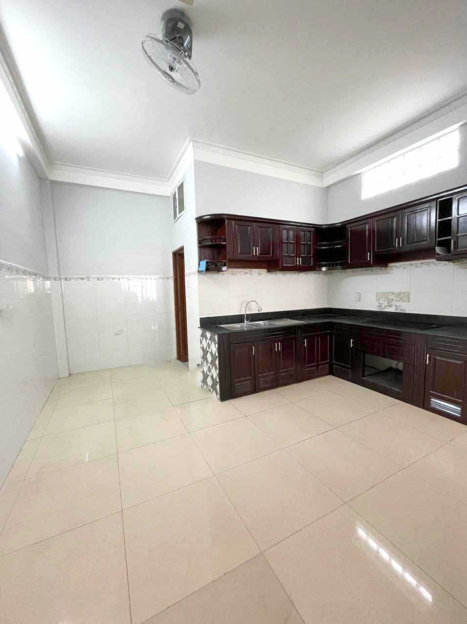 Bán Gấp Nhà HXT 52m2, 3Tầng VIP gần Đường Lê Văn Việt, Tăng Nhơn Phú B, Giảm Chào Mạnh 1.4 Tỷ chỉ
