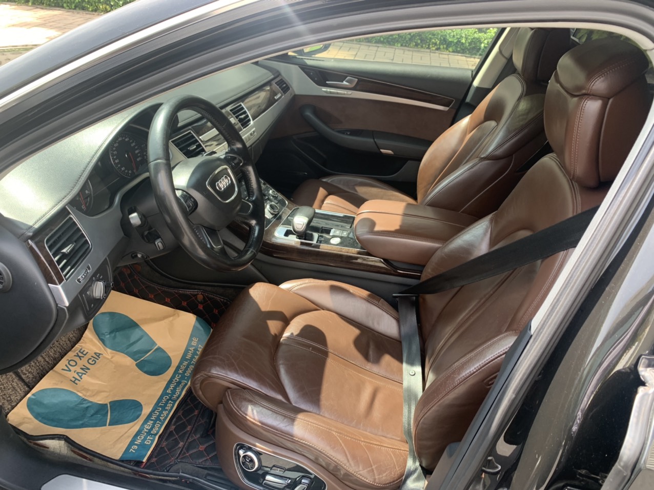 Bán nhanh Audi A8 xe 1 chủ đi 90k km đẹp như mới