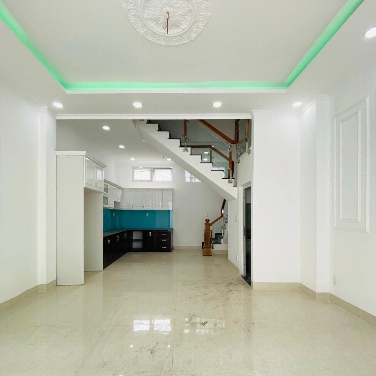 Nhà Huỳnh Tấn Phát, Quận 7, sang trọng, thoáng mát, 55m2, 3 tầng, 4 tỷ xíu