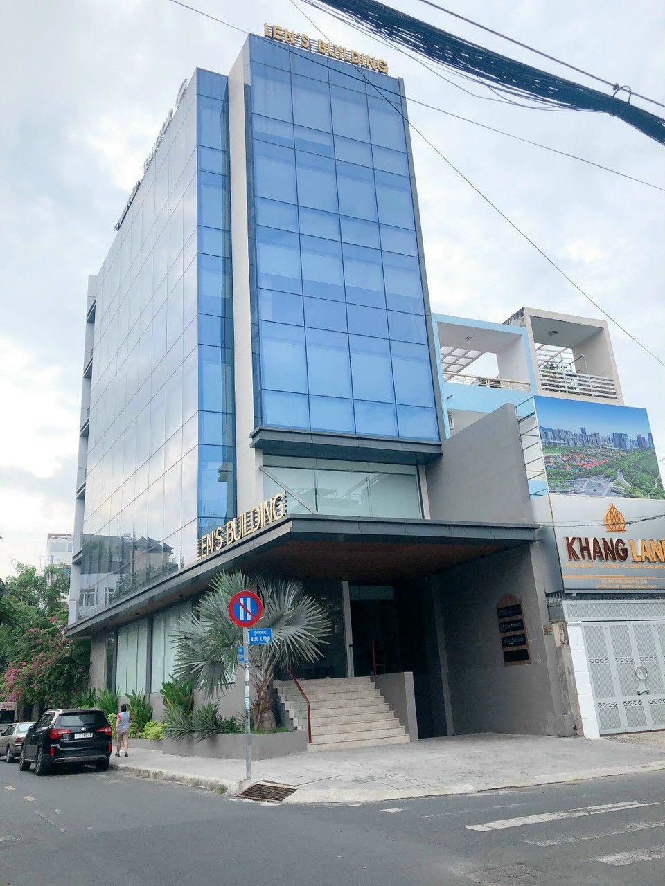 Bán gấp Building CHDV đường Nguyễn Trãi P.NCT,Q.1