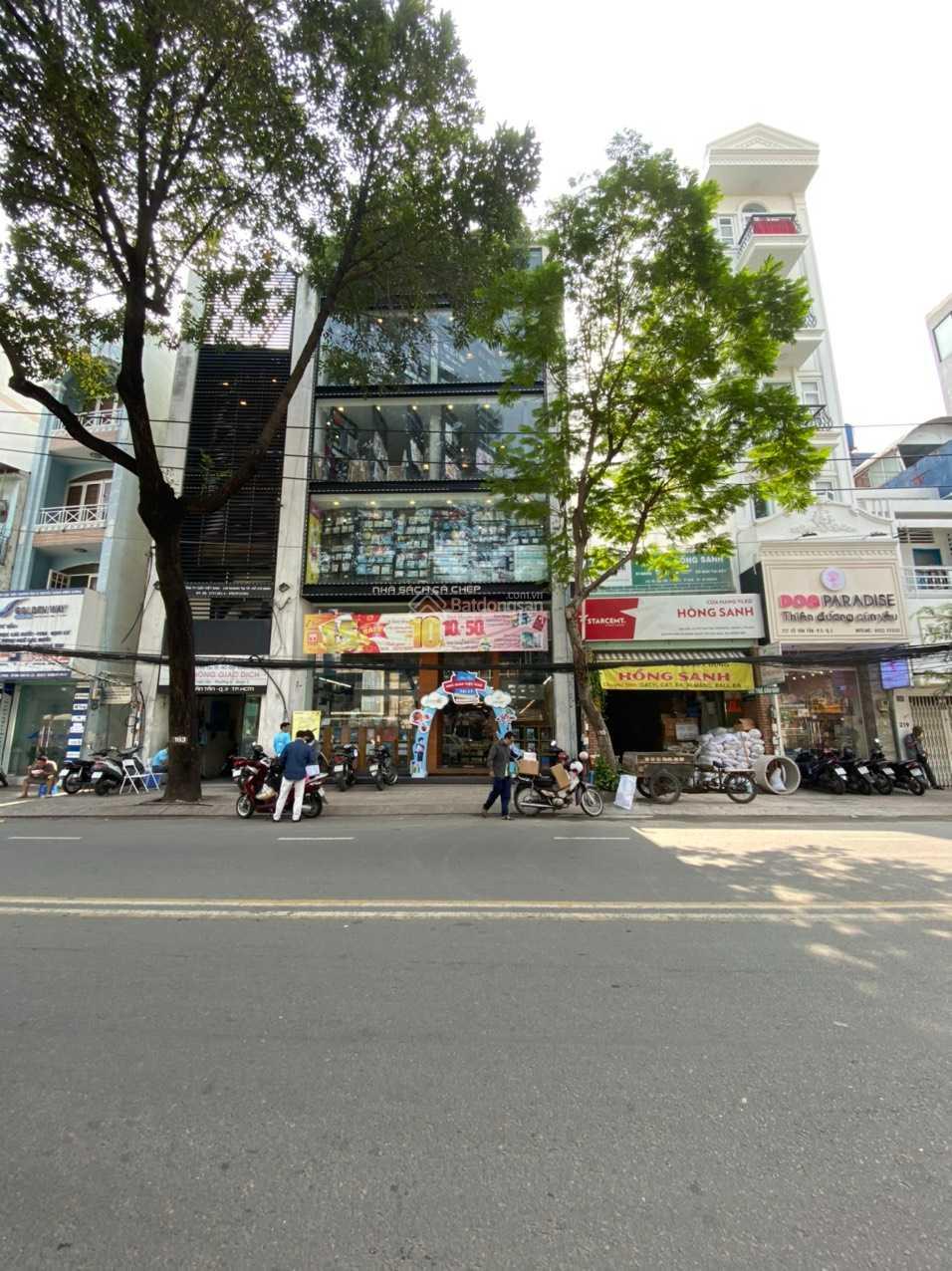Chính chủ bán nhà mặt tiền Trần Quang Khải Q.1, 17m x 17m giá 110 tỷ TL