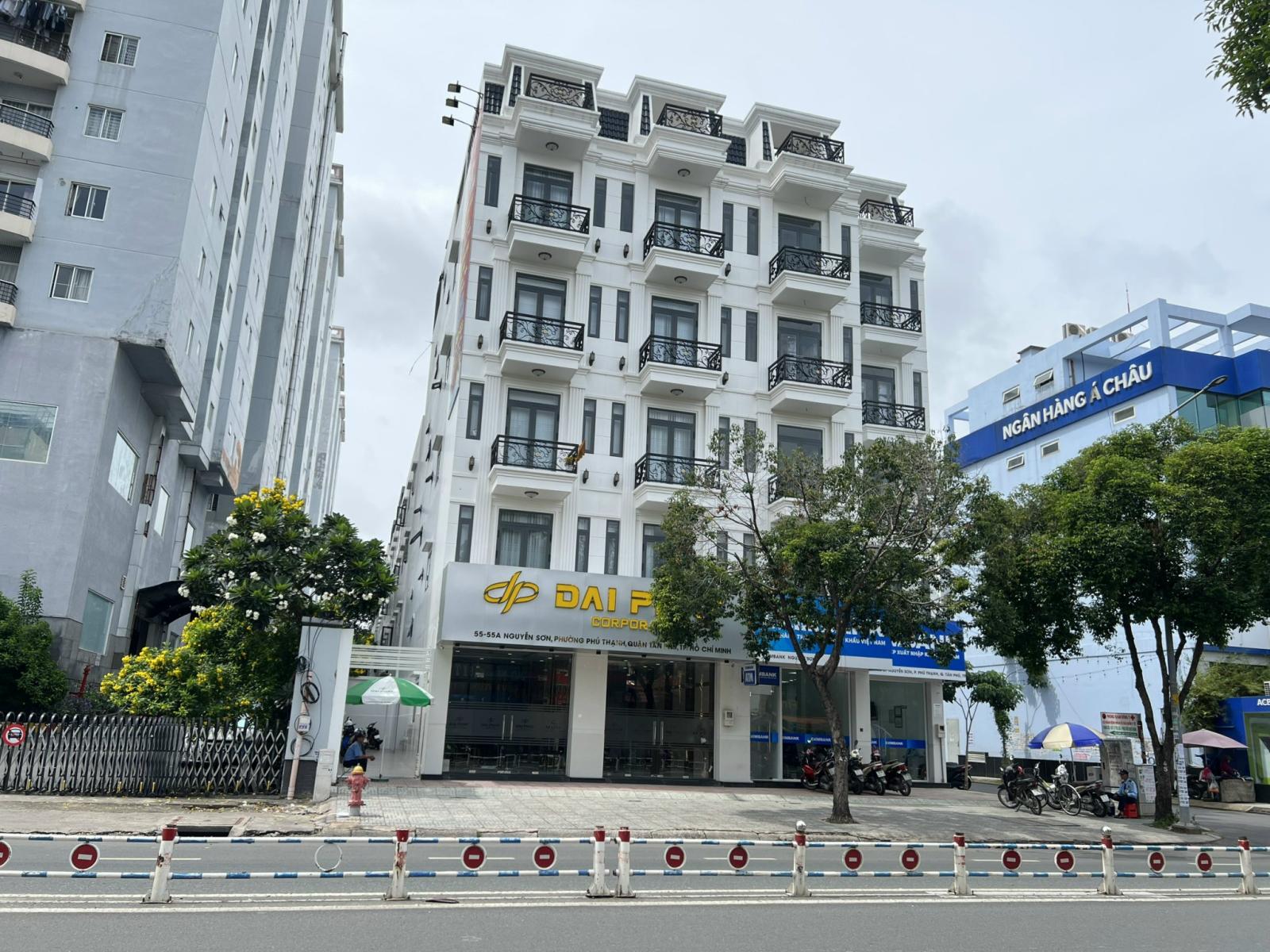 Bán nhà mặt tiền đường Lý Thái Tổ ngay Nguyễn Đình Chiểu Quận 3. DT 8.3x30m (5 tầng) giá 90 tỷ