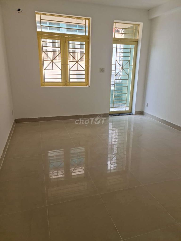 Nhà mặt tiền trục chính chợ Hạnh Thông Tây