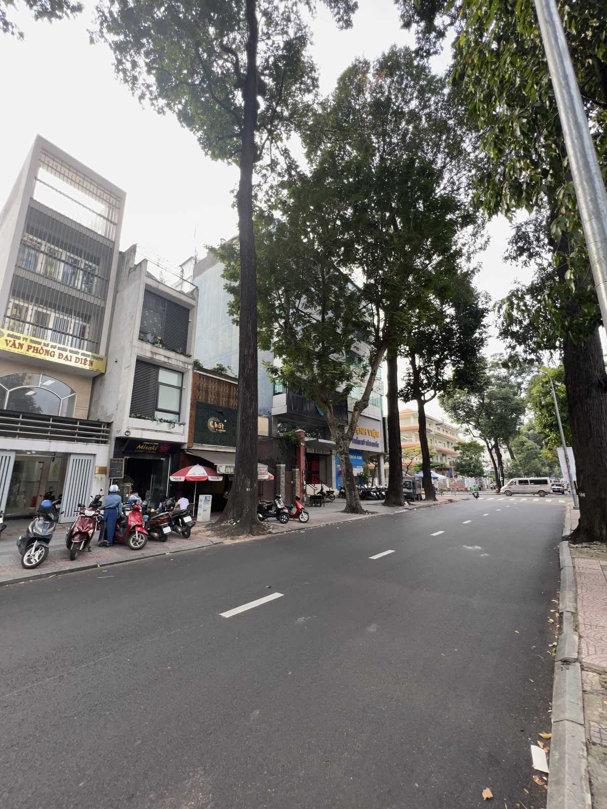 Bán nhà mặt tiền đường Trường Sơn phường 4, Tân Bình. DT 6x27m (5 lầu) giá chỉ 36.5 tỷ