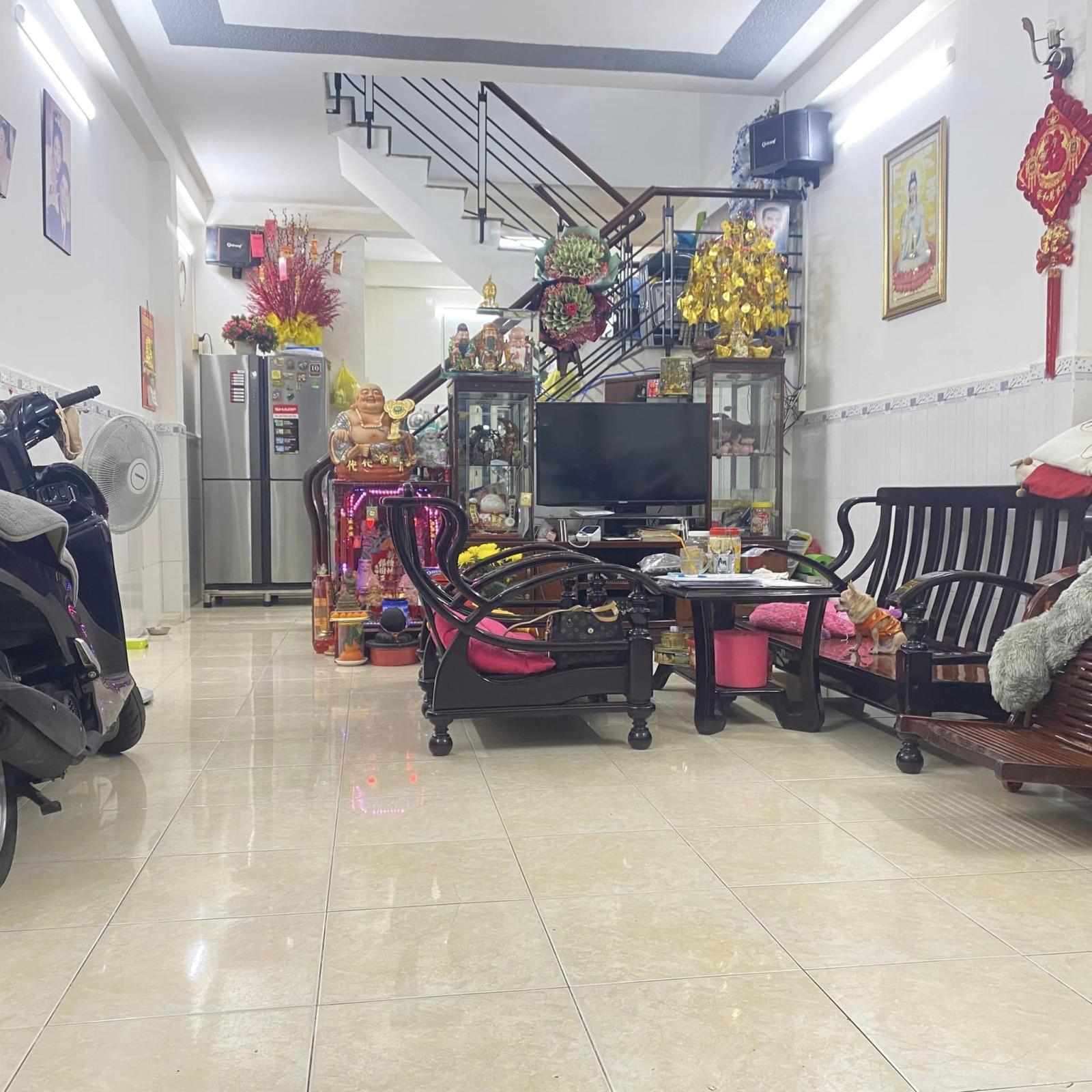 Bán Nhà HXH Âu Dương Lân, Quận 8, 60m2, 3 Tầng, Chỉ 5.4 Tỷ TL