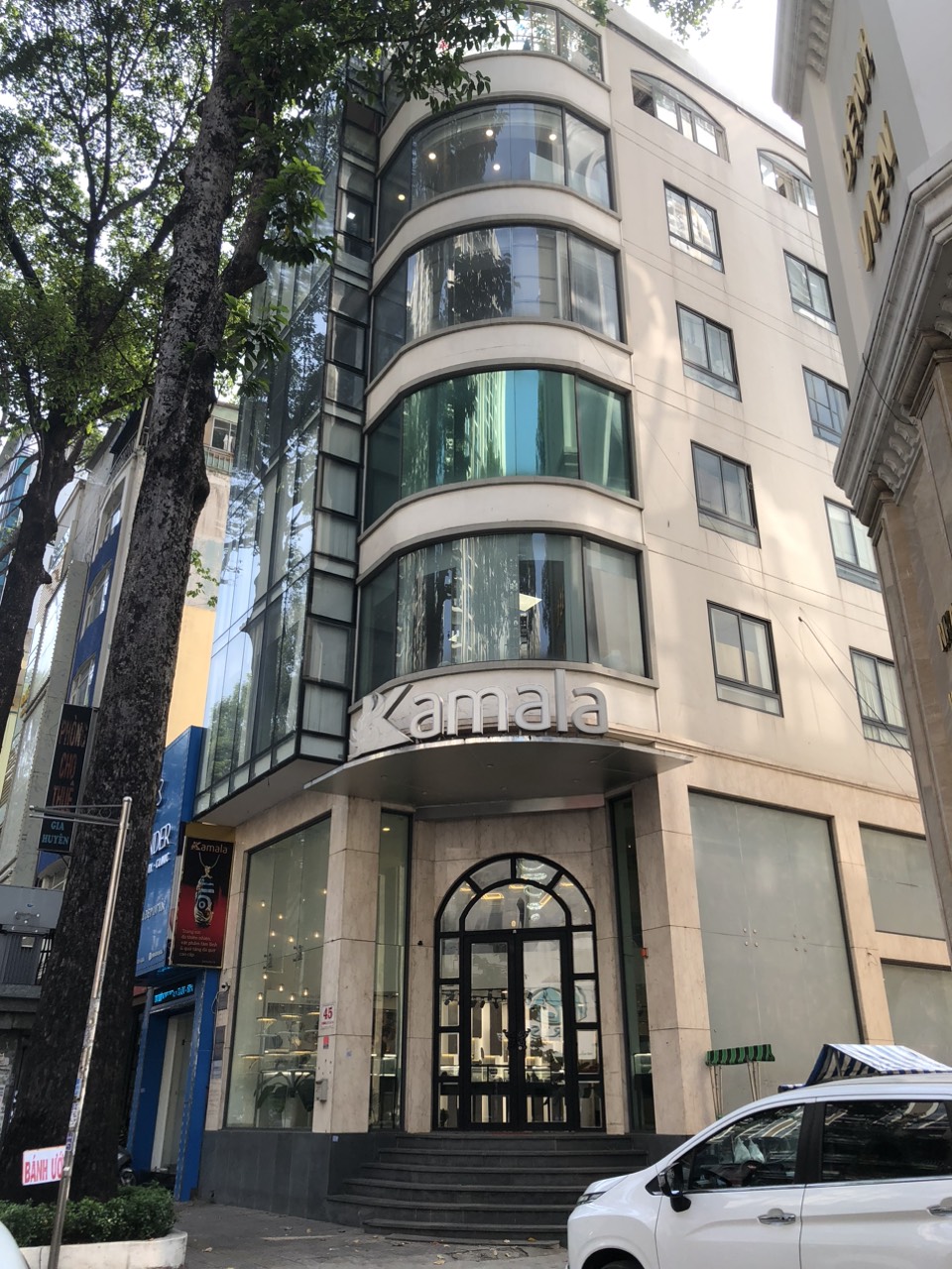 Chính chủ bán nhà 8,5m x 25m, 6 tầng, 24 căn hộ 3 sao, vị trí trung tâm đường Nguyễn Văn Trỗi