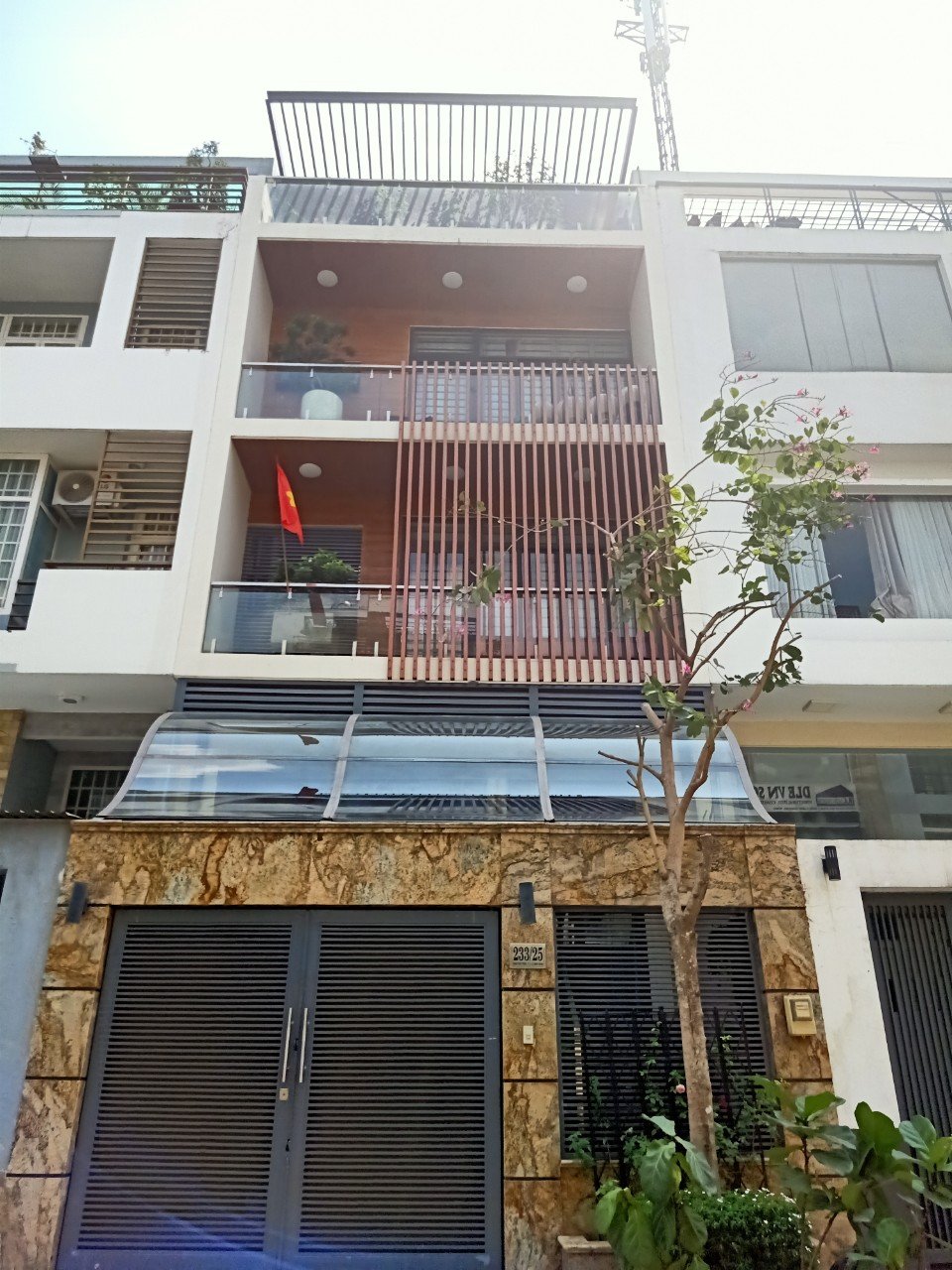 Nhà 4 tầng mới đẹp ở ngay, cạnh KDC Phú Nhuận, Lê Thị Riêng, UBND Quận 12, CHỈ 6.4 tỷ TL