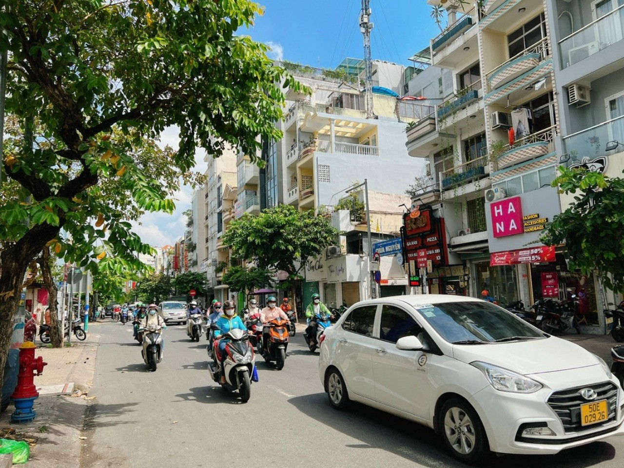 Hot, bán nhà 2 mặt tiền đường Yên Thế - Bạch Đằng đang cho thuê 55tr  P.2 Tân Bình