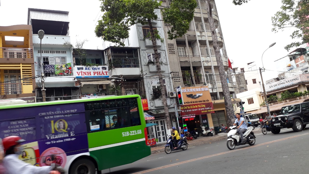 Bán nhà mặt tiền quận 1 - Đường Nguyễn Trãi P.Bên Thành - (4x20) 4 tầng HD thuê 135 tr/th