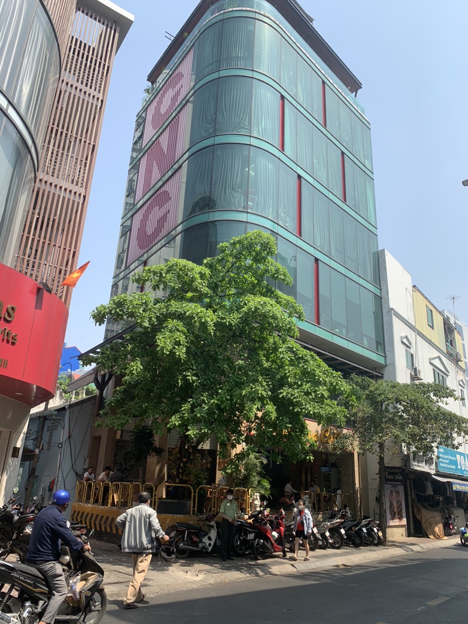 Bán nhà mặt phố đường Nguyễn Bỉnh Khiêm Quận 1, DT 8x20 giá rẻ hơn 20% thị trường