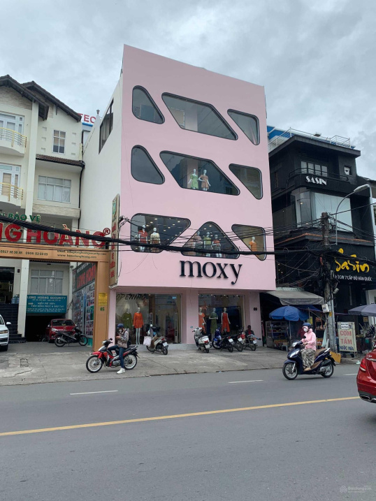 Nhà bán xuống giá 8 tỷ mặt tiền Nguyễn Chí Thanh, Quận 10. DT (8 x 20m nở hậu 10m) GPXD: Hầm 8L