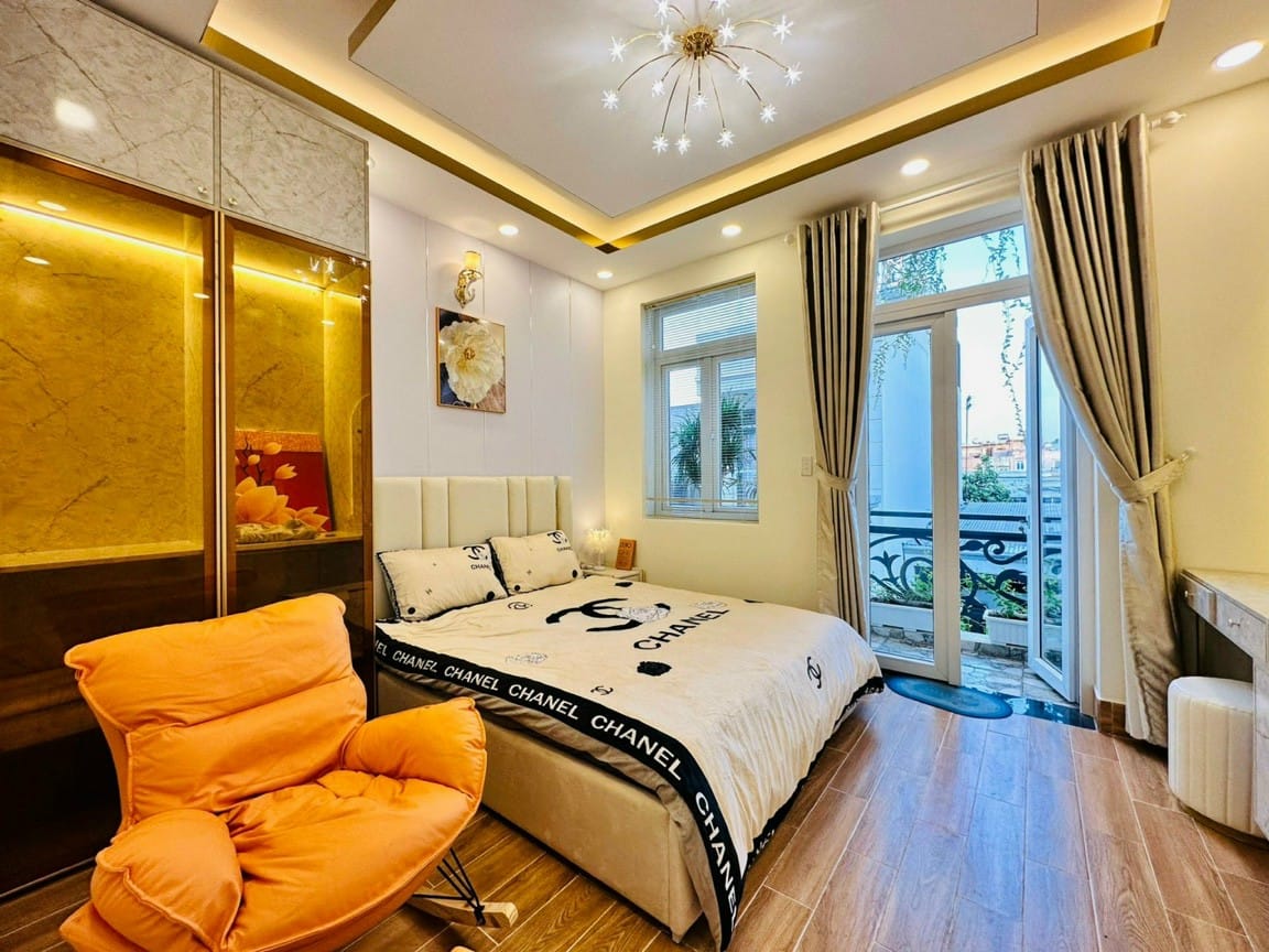 BÁN NHÀ HXH 793 TRẦN XUÂN SOẠN - KIỀU ĐÀM - 100M2 - 5 PHÚT TỚI QUẬN 1