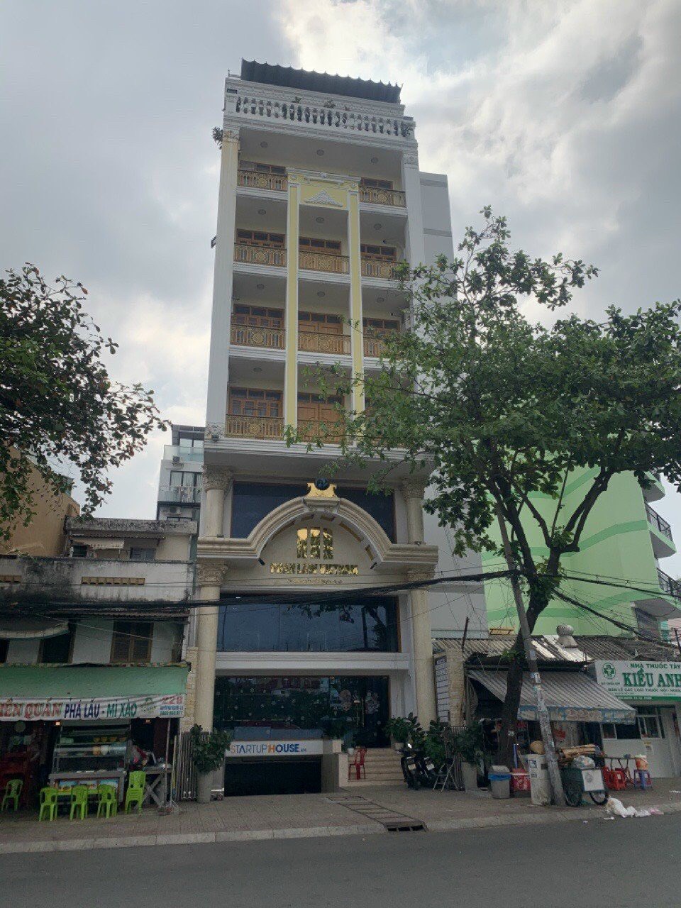 Tòa nhà 7 Tầng thang máy mặt tiền Lê Văn Sỹ, Q. Phú Nhuận (5.5 x 22m) HĐT 80Tr/Th giá 35 tỷ