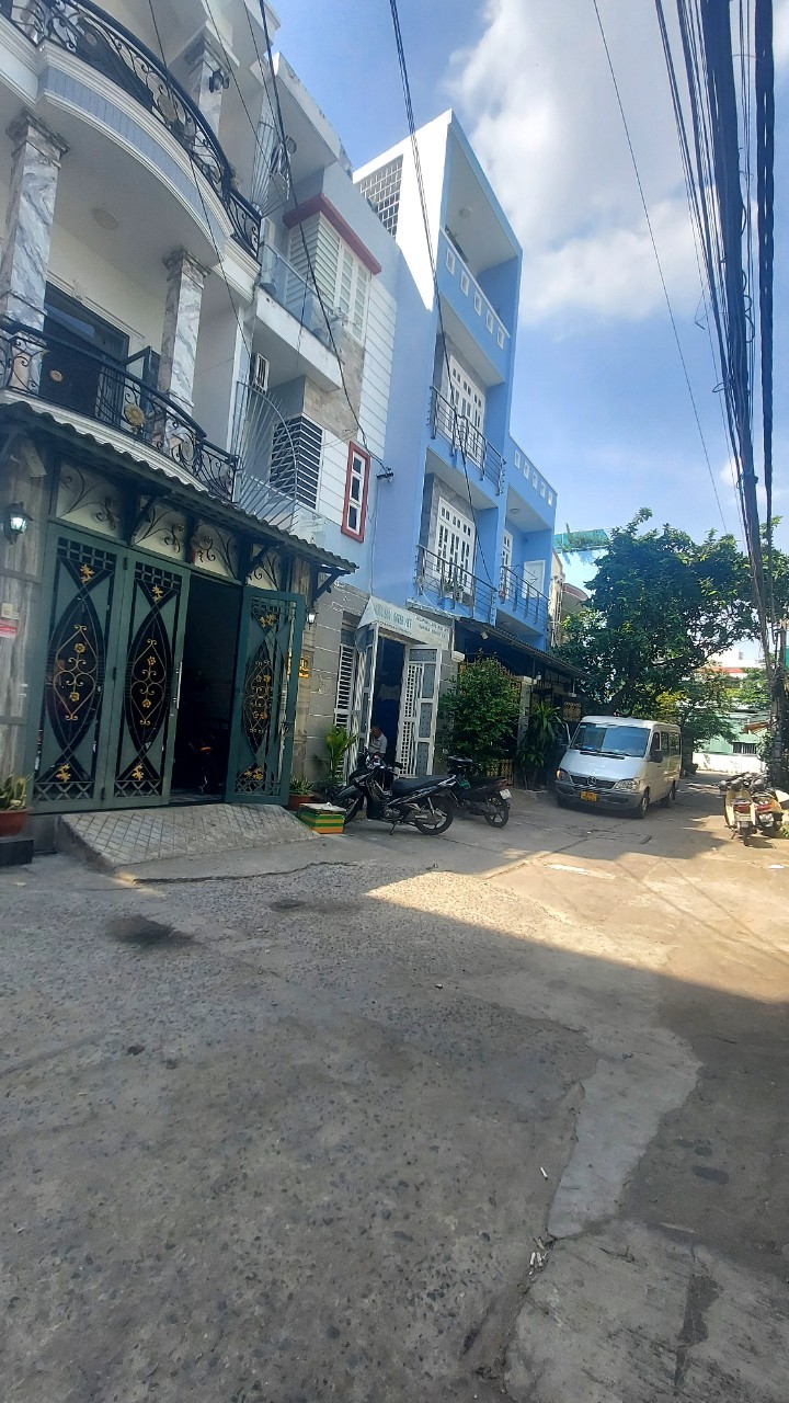 Bán nhà Tân Phú,gần MẶT TIỀN Luỹ Bán Bích,80m2, 3tầng,căn góc,ôtô vào nhà chỉ 9,3tỷ