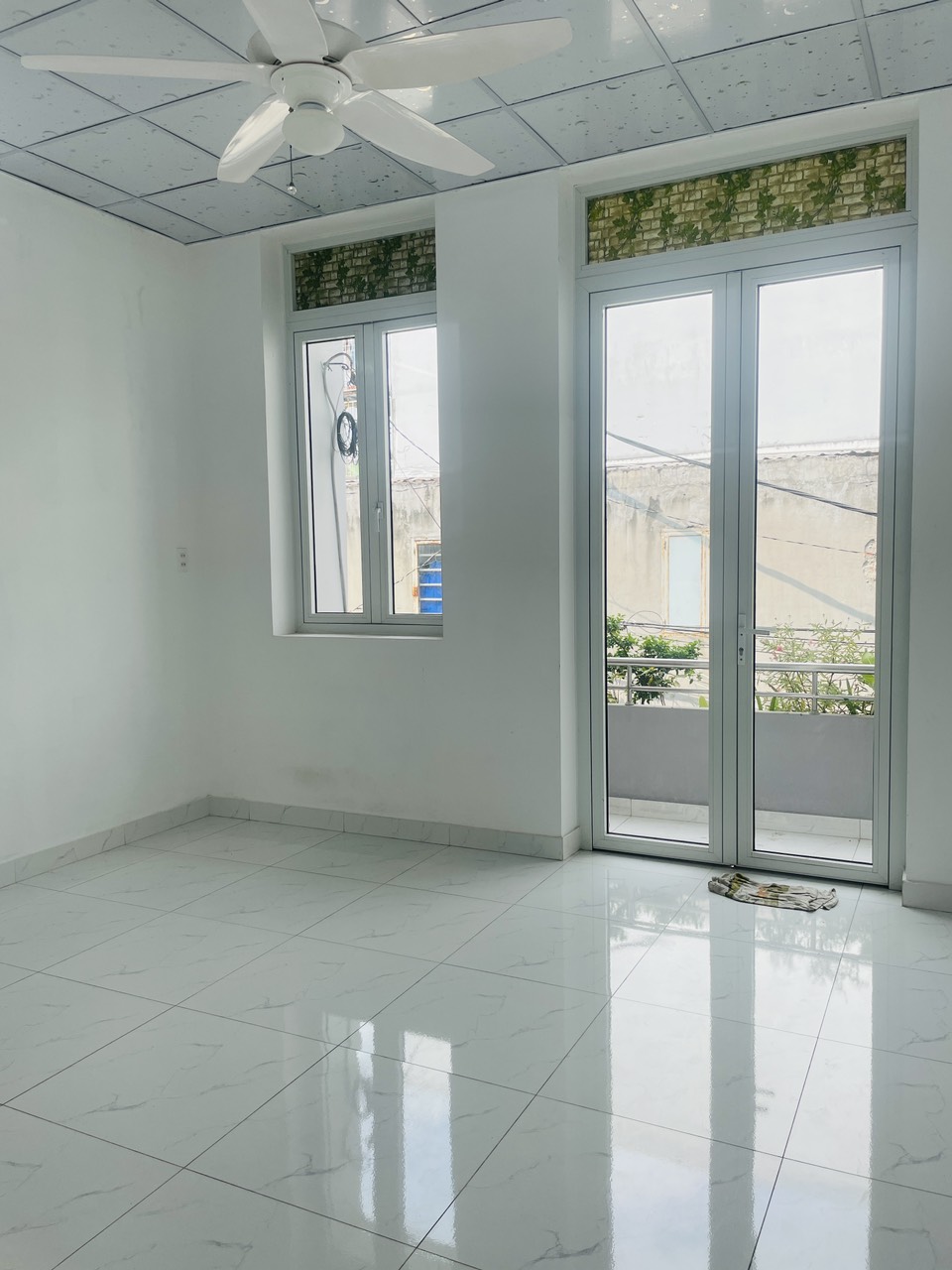 Bán Nhà Quận 12, gần HXH Đông Hưng Thuận 13, 60M2, Trệt Lầu, 2PN, Sân để xe, 3 Tỷ 550.