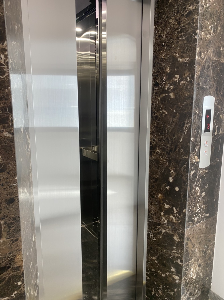 Bán Gấp Căn Góc 2 MT Khu Phan Xích Long, cách Coop Rạch Miễu 600m