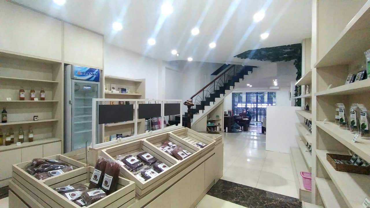 Hạ 4 Tỷ Bán nhanh Mặt Tiền kinh doanh ngay Chợ Bà Chiểu p.14 Bình Thạnh, 5.4x20m, 4 Tấm