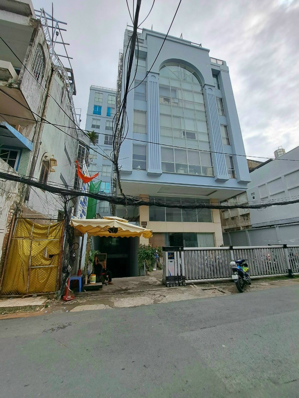Building Hầm 10 tầng mặt tiền đường Phan Tôn, thu nhập thuê 1 tỷ/năm
