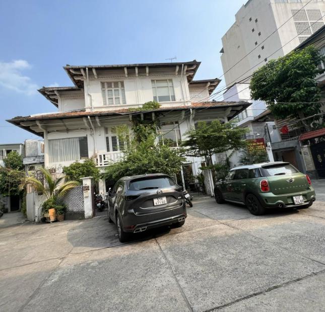 Bán Biệt Thự Pháp cực đẹp, hẻm Vip xe hơi nội khu Biệt thự Tú Xương, P 7, Q3,DT 220m2