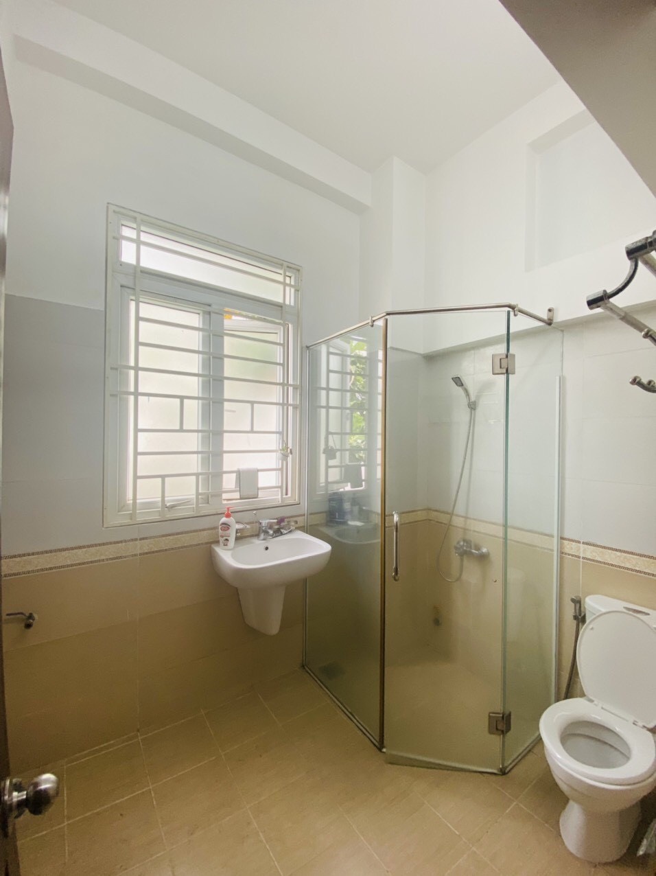 10tỷ7 còn 9tỷ9, Cách Mạng Tháng 8 Quận 10, HXH5m 1 xẹt, 5tầng BTCT, ngang 4,5m, DT 50m2.