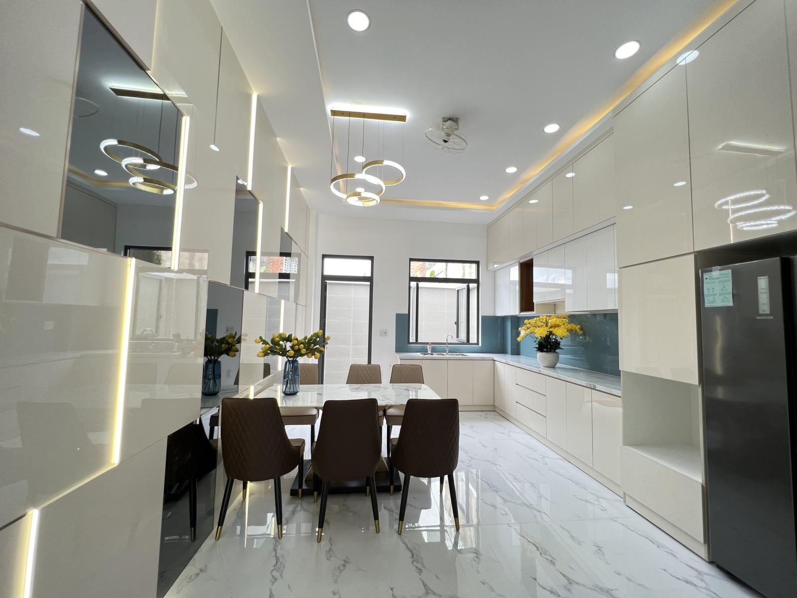 GIẢM MẠNH 1 TỶ NHÀ GẦN KHU DU LỊCH ĐẦM SEN 1 TRỆT 3LẦU KHU COMPOUND AN NINH CAMERA BẢO VỆ CANH CỔNG