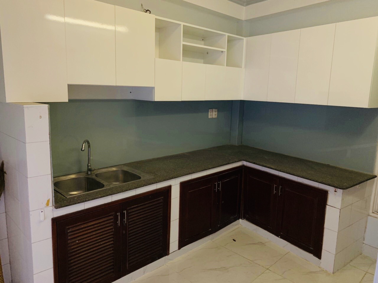 Xuất cảnh bán Gấp căn nhà HXH Nguyễn Trãi, P. 7, Q.5 (4x10m) 5 tầng, giá 7,6 tỷ TL