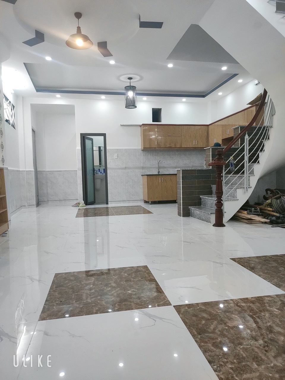 Nợ ngân hàng, giảm 1tỷ7, nhà Ba Tháng Hai, HXH5m vào đến nhà, 5tầng, 7tỷ3.