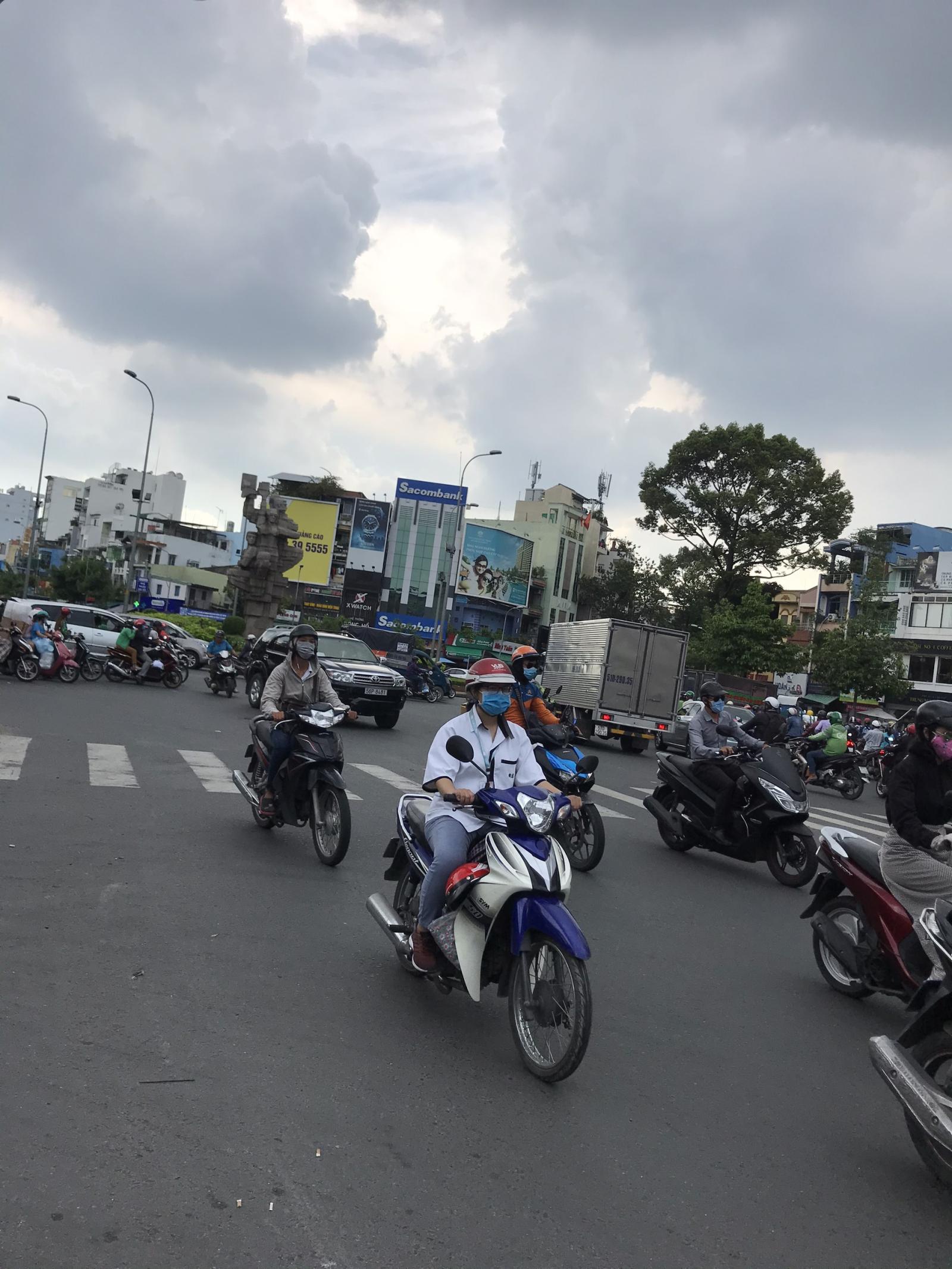 Mặt tiền đường Nguyễn Văn Cừ Quận 1 giá chuyển nhượng 170tr/m2