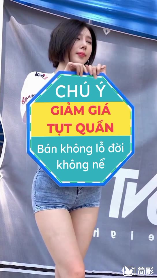 Bán gấp nhà mặt tiền đường lớn, gần Trường Chinh