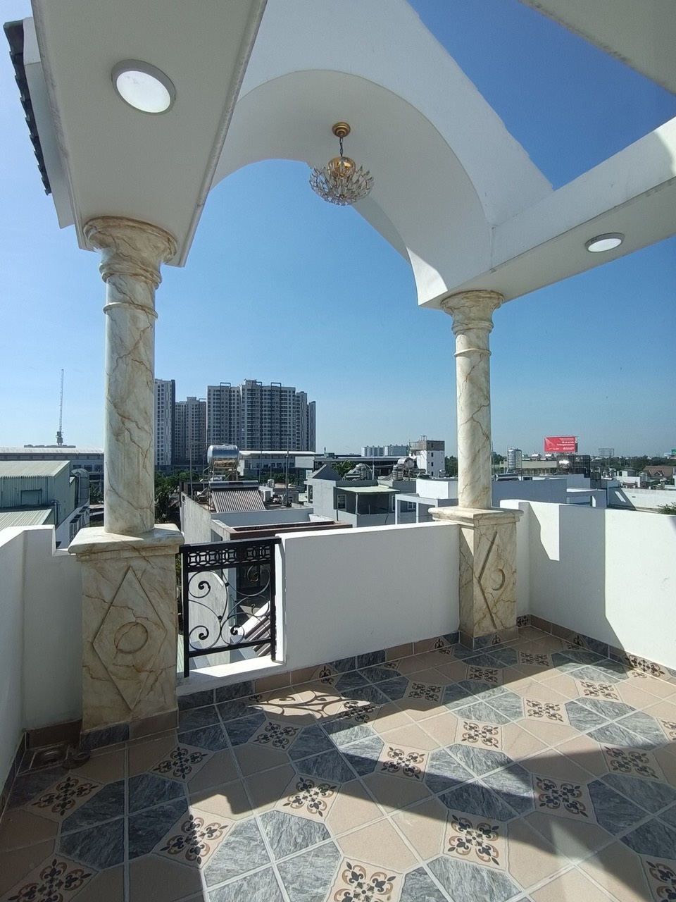Giảm 500tr, Hẻm 1 xẹt Nguyễn Nguyễn Duy Dương, cách 3 căn ra mặt tiền, 4tầng, 52m2, 6tỷ8.