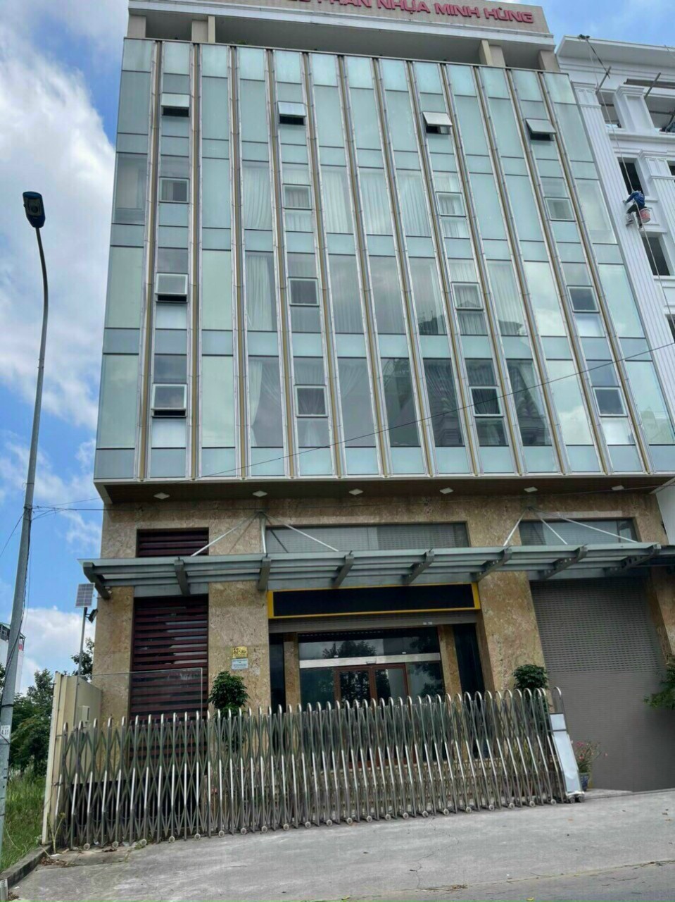 Bán tòa nhà Nguyễn văn kỉnh,TP Thủ Đức , 16mx20m ,1H, 6L Giá 180 Tỷ ( Trong Tuần )