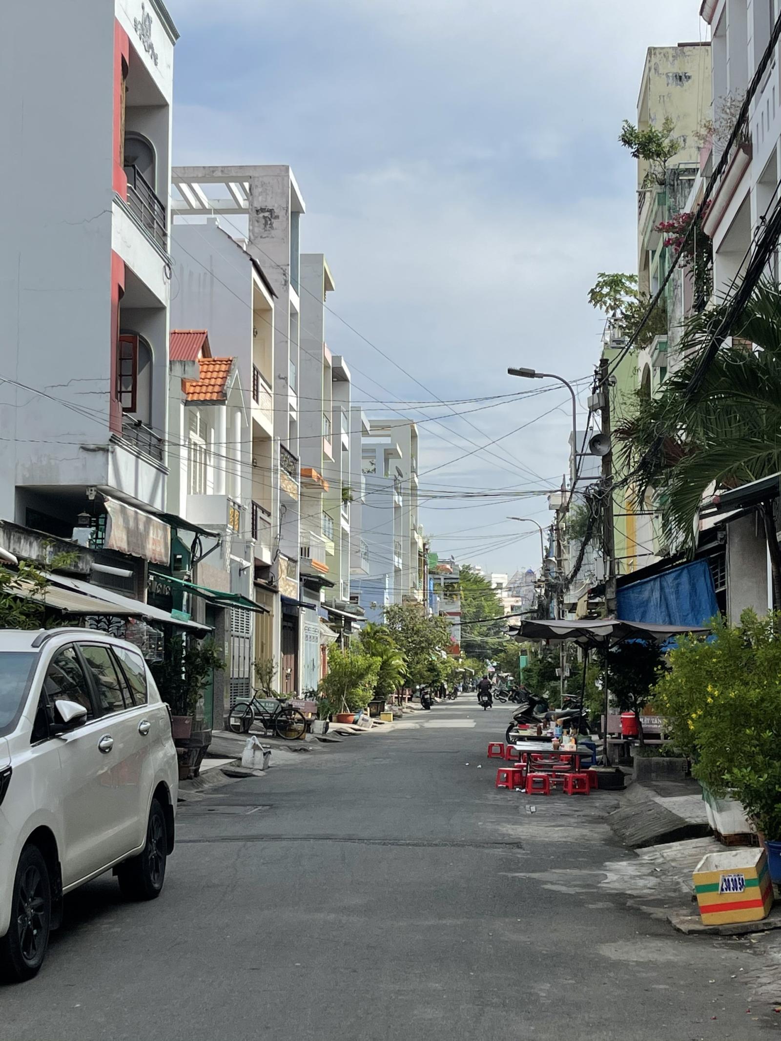 Nhà đẹp góc 2 mặt tiền tiện kinh doanh khu Bình Phú Q.6