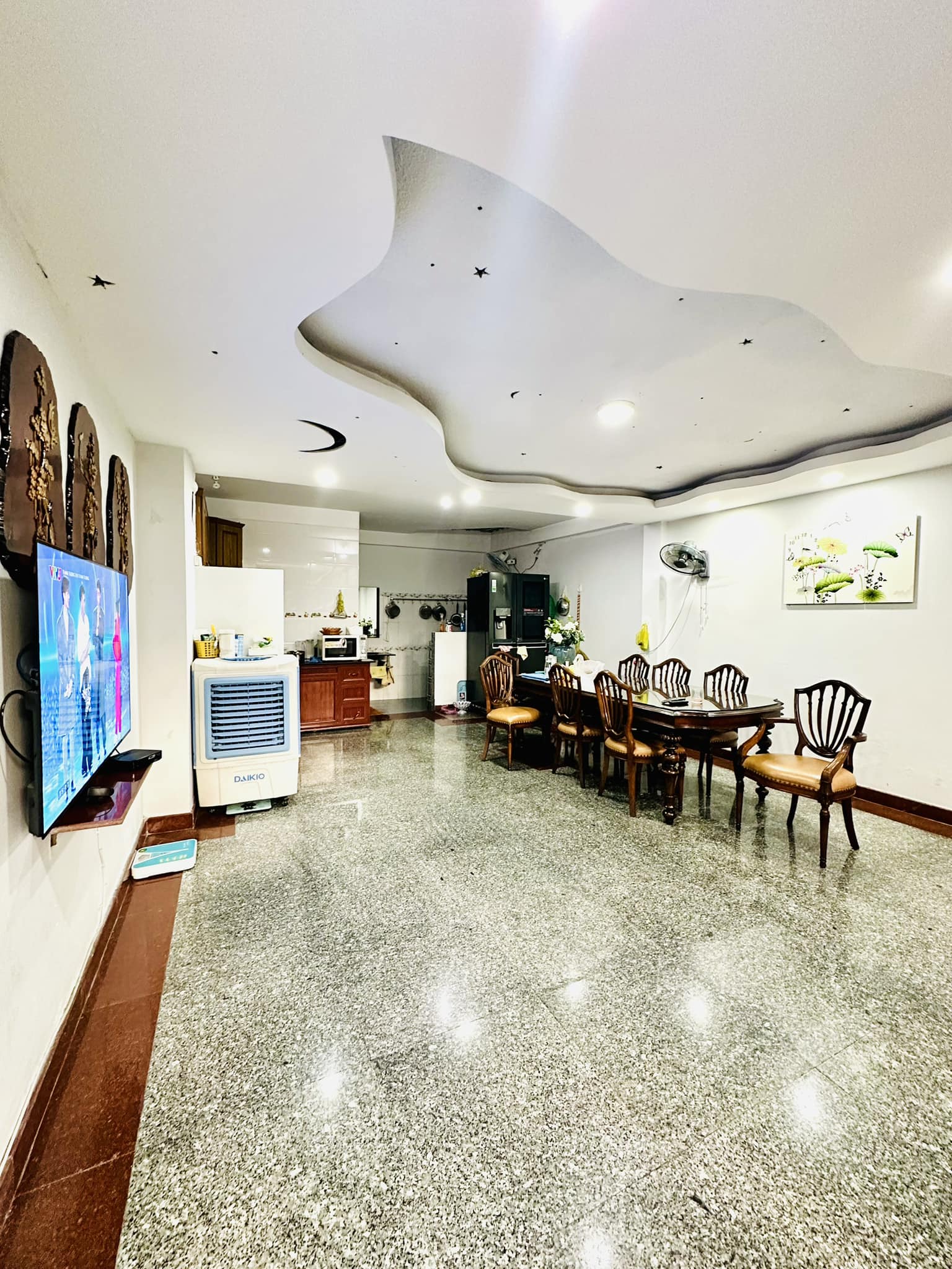 Bán nhà HXH thông Huỳnh Văn Nghệ-MT 5m-nhà mới-nội thất xịn-giá sốc